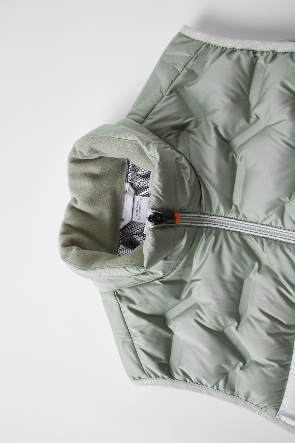 The cross-border couple's lightweight duck down vest is a must-have for outdoor sports. This series of lightweight and warm sports down jackets is available in new winter styles for both men and women detail image 13