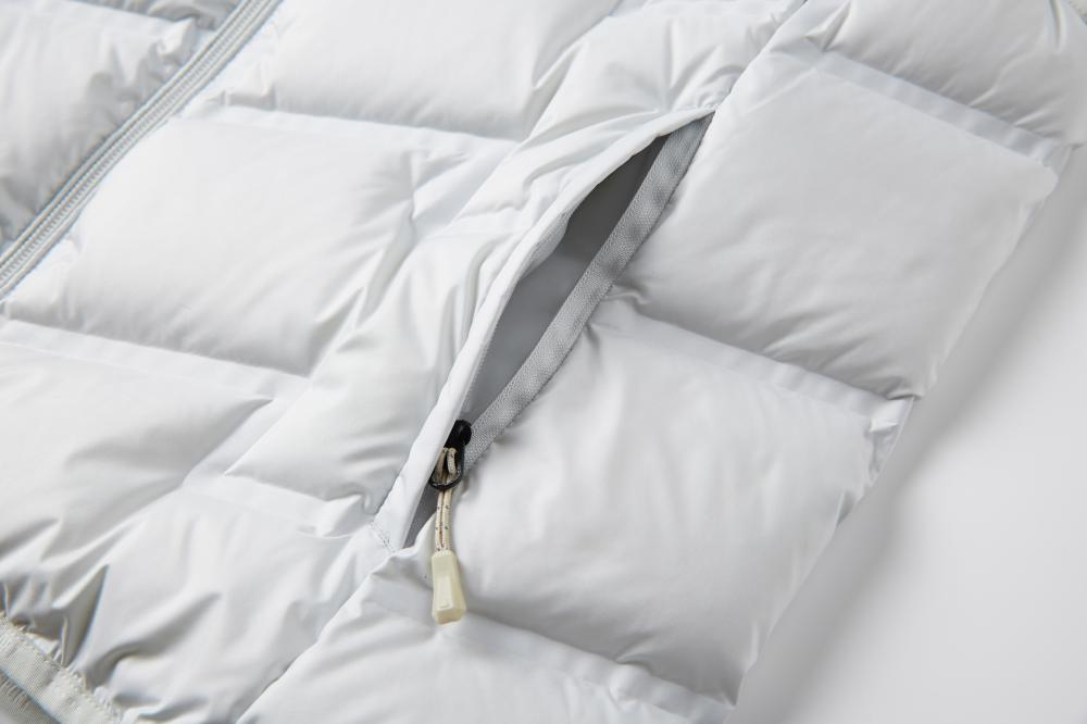 The cross-border couple's lightweight duck down vest is a must-have for outdoor sports. This series of lightweight and warm sports down jackets is available in new winter styles for both men and women detail image 17