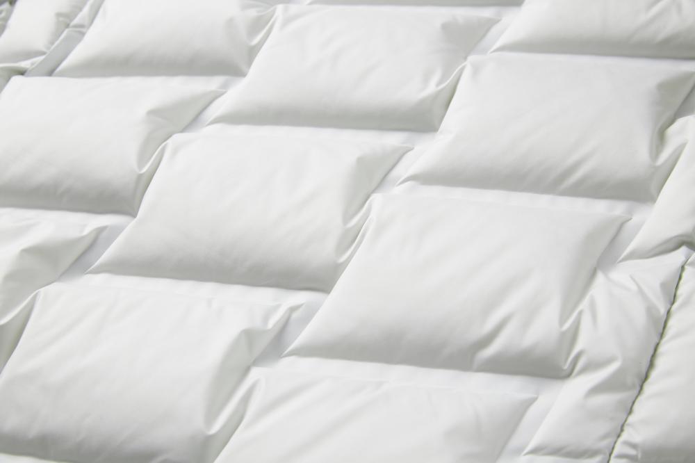 The cross-border couple's lightweight duck down vest is a must-have for outdoor sports. This series of lightweight and warm sports down jackets is available in new winter styles for both men and women detail image 20