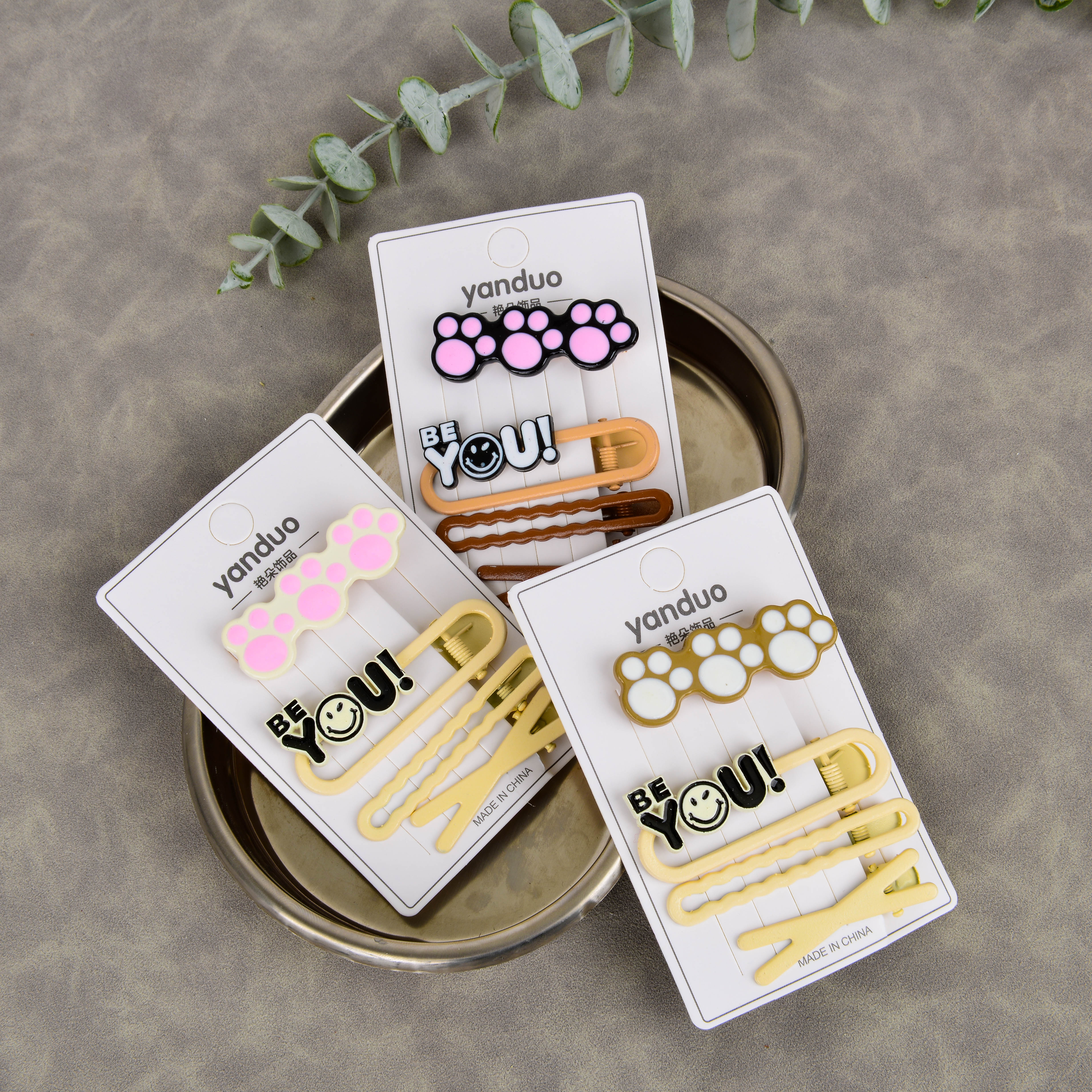 Cat paw hairpin details Picture