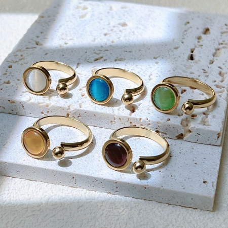 The stainless steel colored zircon ring features a unique design with a medieval style, dazzling and brilliant. It is a fashionable jewelry for women The stainless steel colored zircon ring features a unique design with a medieval style, dazzling and brilliant. It is a fashionable jewelry for women