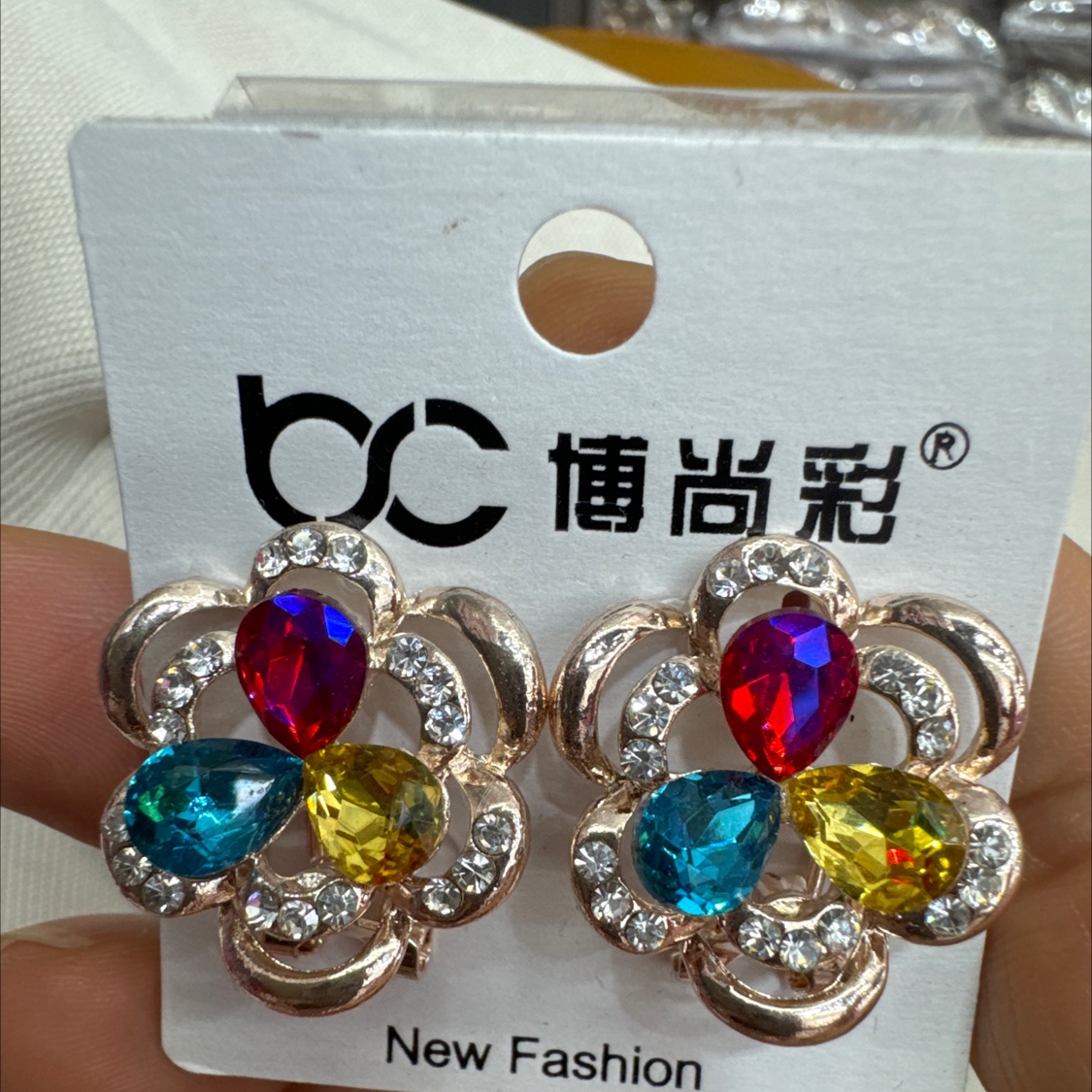 饰品精致耳钉 时尚女士耳环 高质量耐久耳饰品