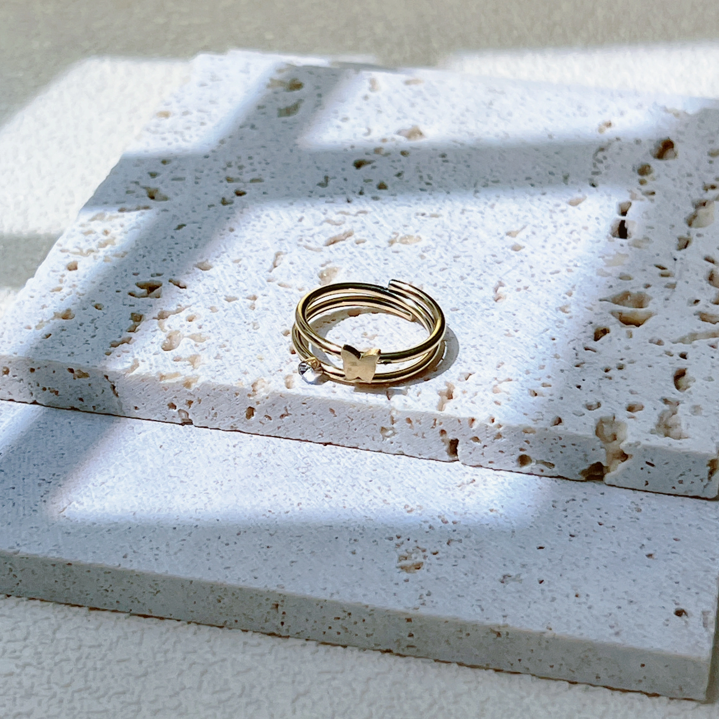 This stainless steel zircon ring features a unique vintage style with exquisite luster and dazzling colors. It is set with zircon and is a fashionable jewelry for women. It is recommended as a trendy accessory for daily wear and a mixed style detail image 5