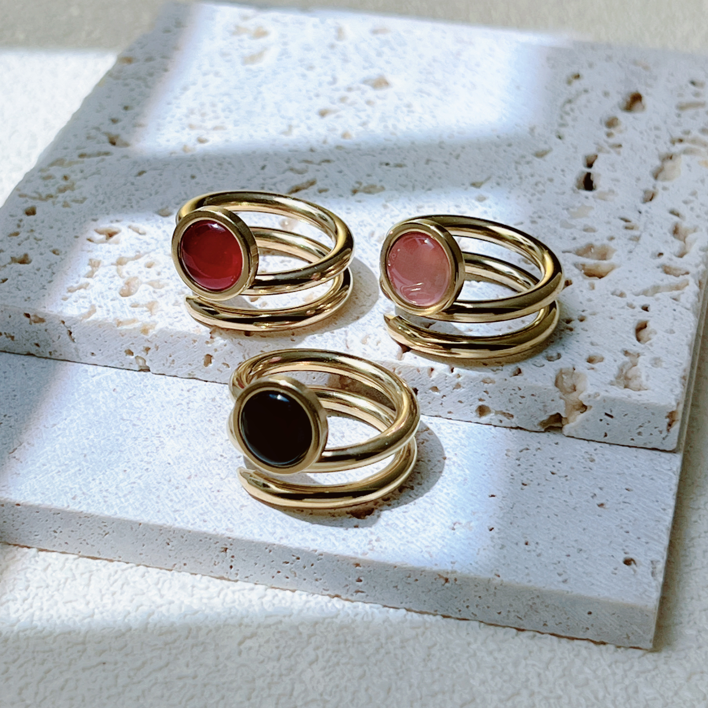 The stainless steel colored zircon ring has a delicate luster and a vintage style. The zircon is brilliant and dazzling, making it a fashionable women's ring jewelry detail image 1