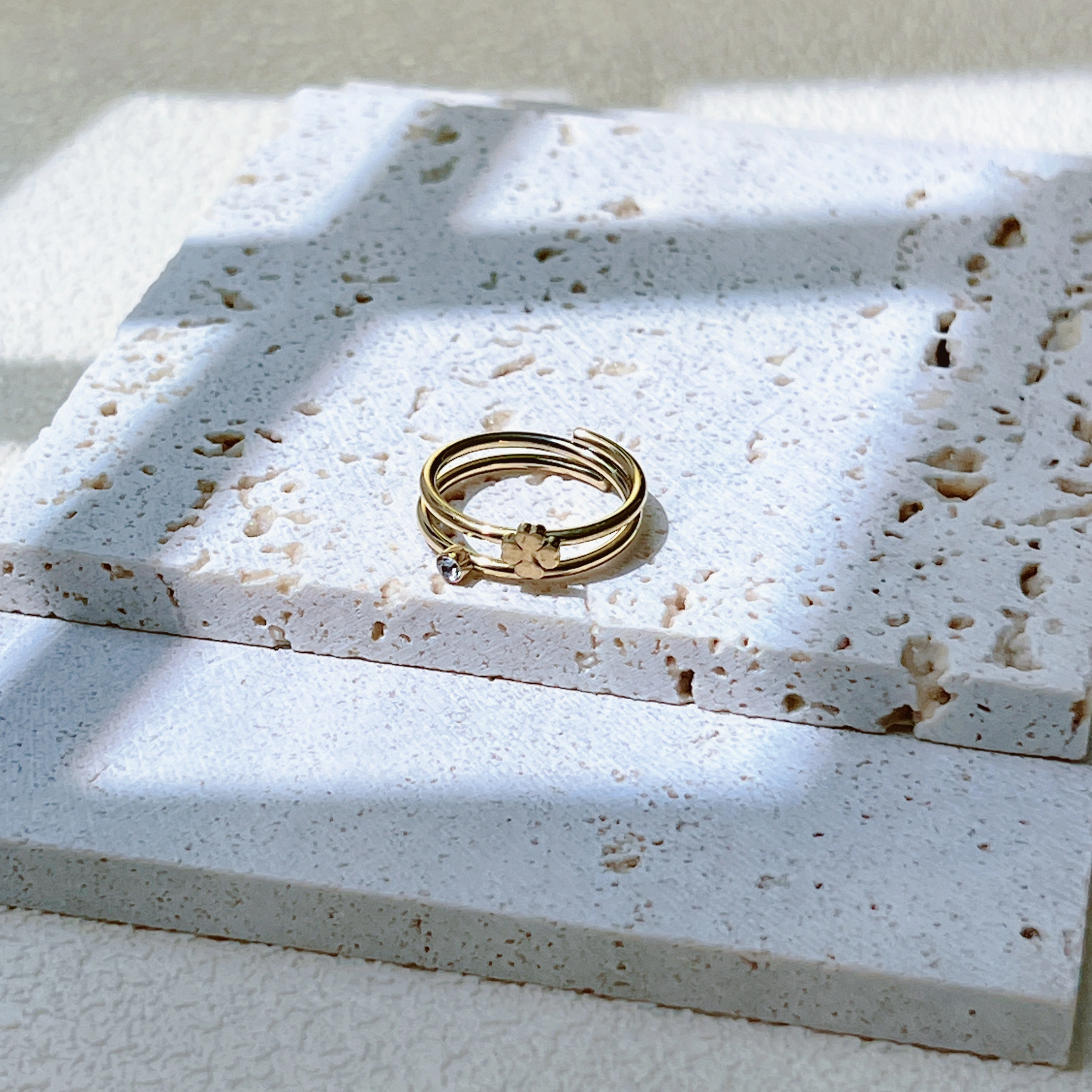 This stainless steel zircon ring features a unique vintage style with exquisite luster and dazzling colors. It is set with zircon and is a fashionable jewelry for women. It is recommended as a trendy accessory for daily wear and a mixed style detail image 7