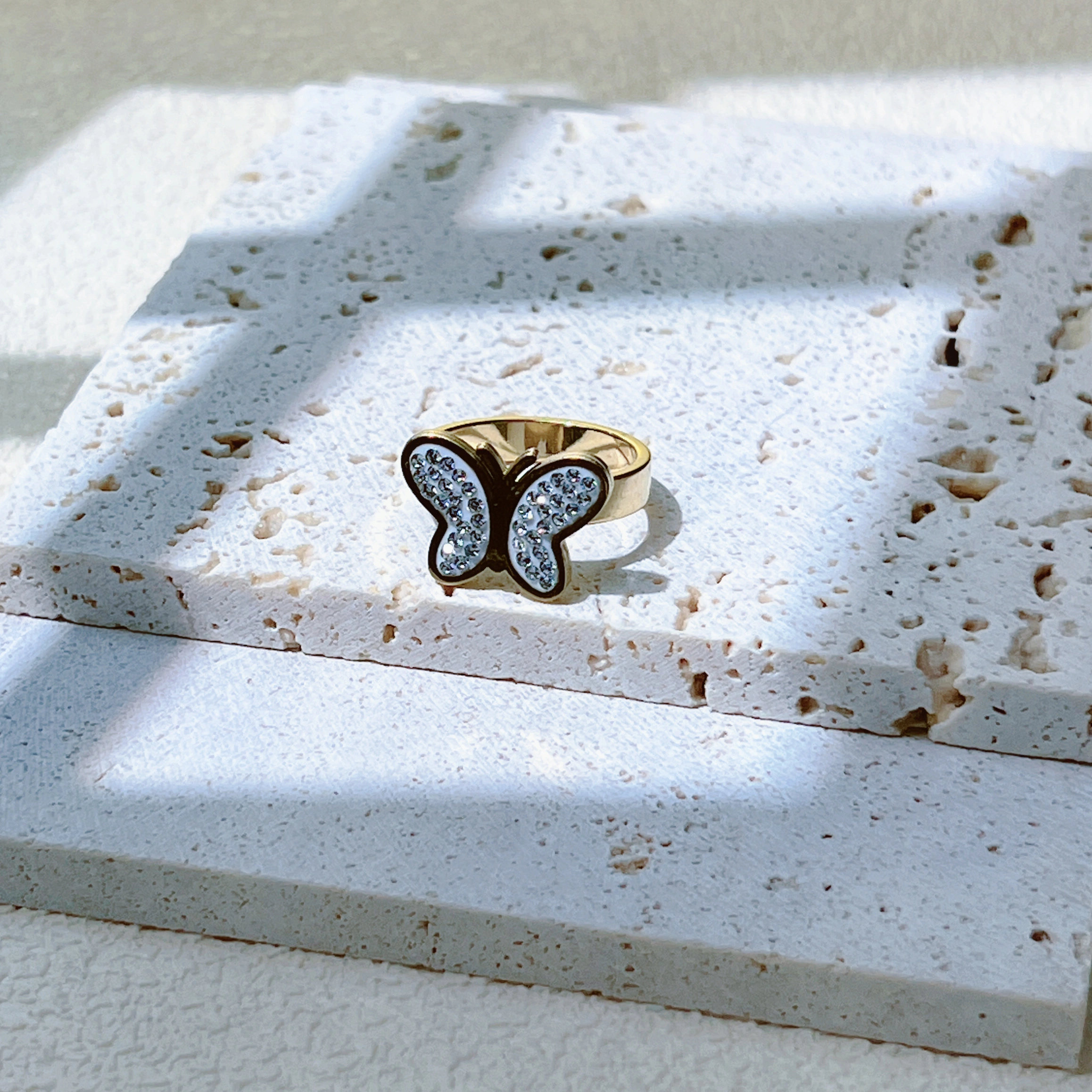 Stainless steel colored zircon ring with unique design, medieval style zircon brilliant luster, fashionable women's ring jewelry detail image 4