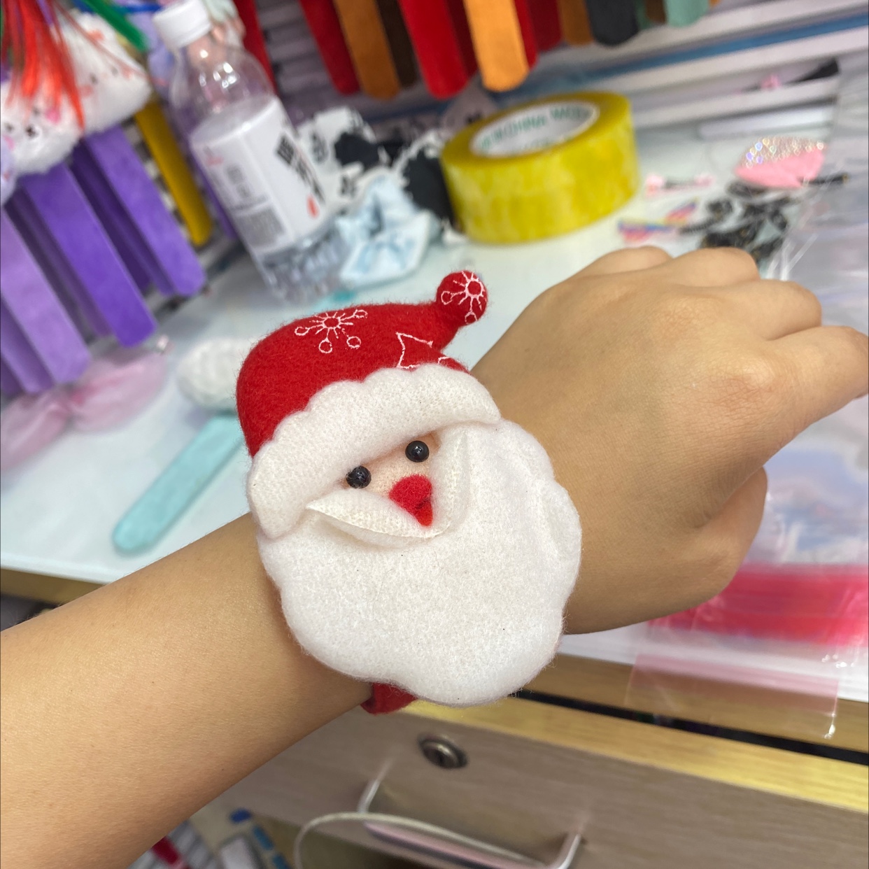Christmas Eve gifts: Pop pop rings, children's pop pop rings, wristbands, plush pop pop rings, Christmas-style hair clips details Picture