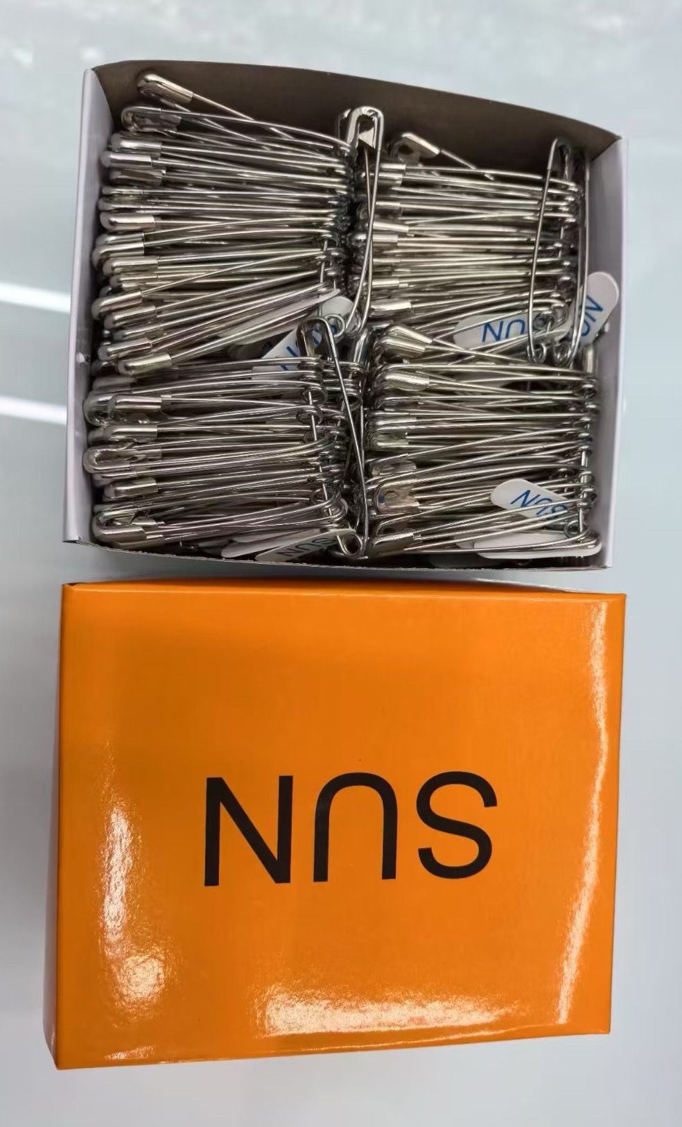 Safety pins, stainless steel material, no lever faded产品图