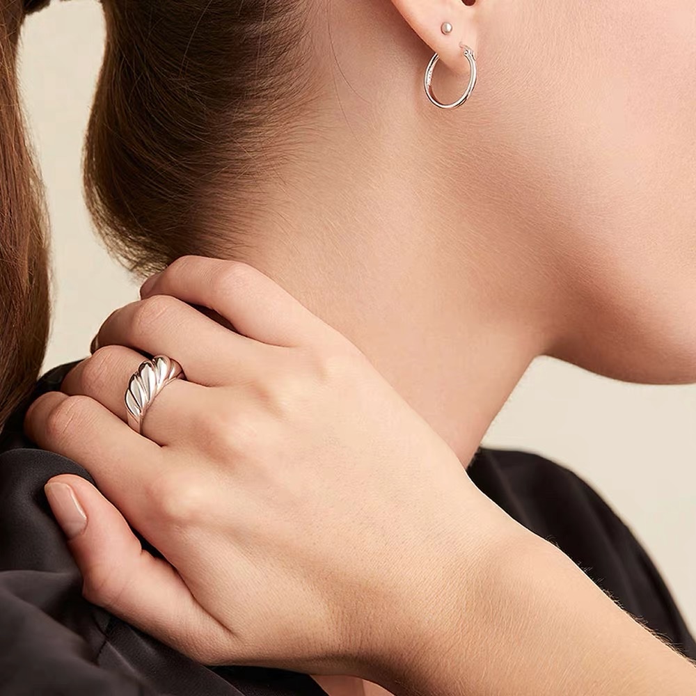 钛钢戒指手饰欧美个性女士指环不锈钢饰品详情图3