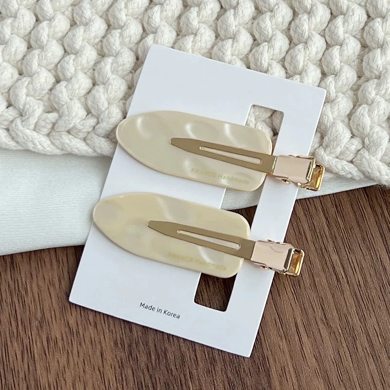 This is a special hair accessory for children. It comes with a hair bun, a nylon hair band and a hair accessory. The integrated design makes it easy to create a sweet hairstyle detail image 6