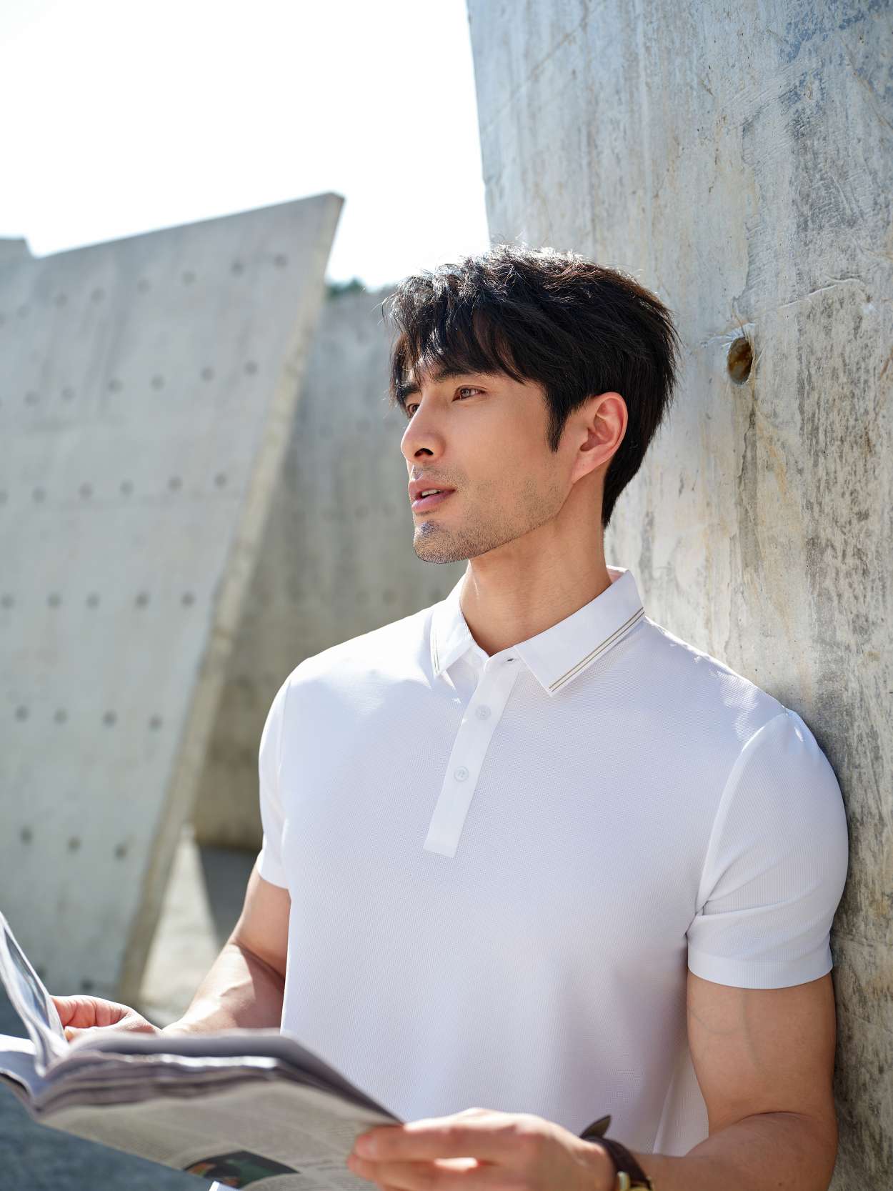 Cross-border high-quality 5A800 melamine seamless solid color round neck seamless, high-end quick-drying ice cool silk men's short-sleeved, high-end occasion men's casual wear, comfortable, breathable and fashionable new style detail image 18