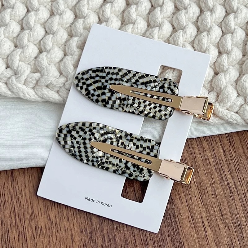 This is a special hair accessory for children. It comes with a hair bun, a nylon hair band and a hair accessory. The integrated design makes it easy to create a sweet hairstyle detail image 8