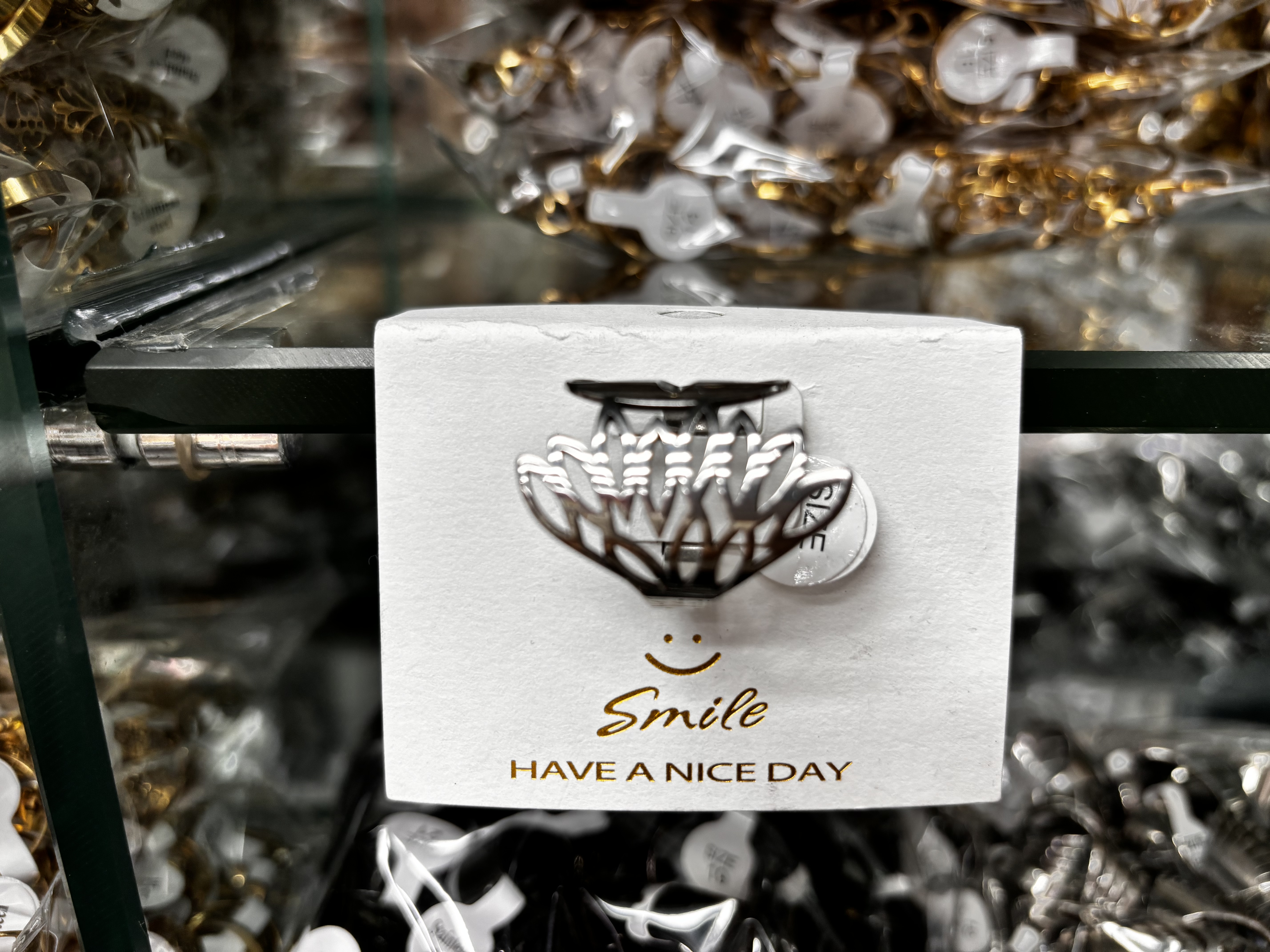 不绣钢夸张戒指 精致锆石戒指 时尚女士戒指 优雅独特设计 闪耀璀璨光芒