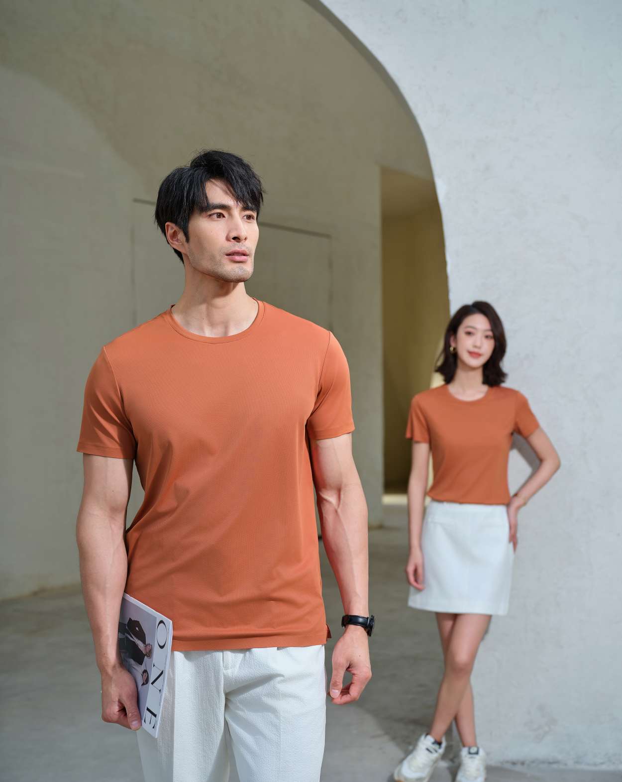 Cross-border high-quality 5A100 brocade ammonia seamless solid color round neck seamless, high-end quick-drying ice cool silk men's short-sleeved, high-end occasion men's casual wear, comfortable, breathable and fashionable new style details Picture