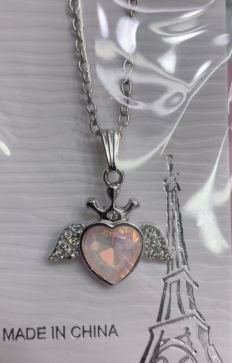 Angel Wings necklace, high-end custom jewelry, exquisite and elegant gemstone pendant, noble yet not expensive jewelry gift necklace, silver jewelry