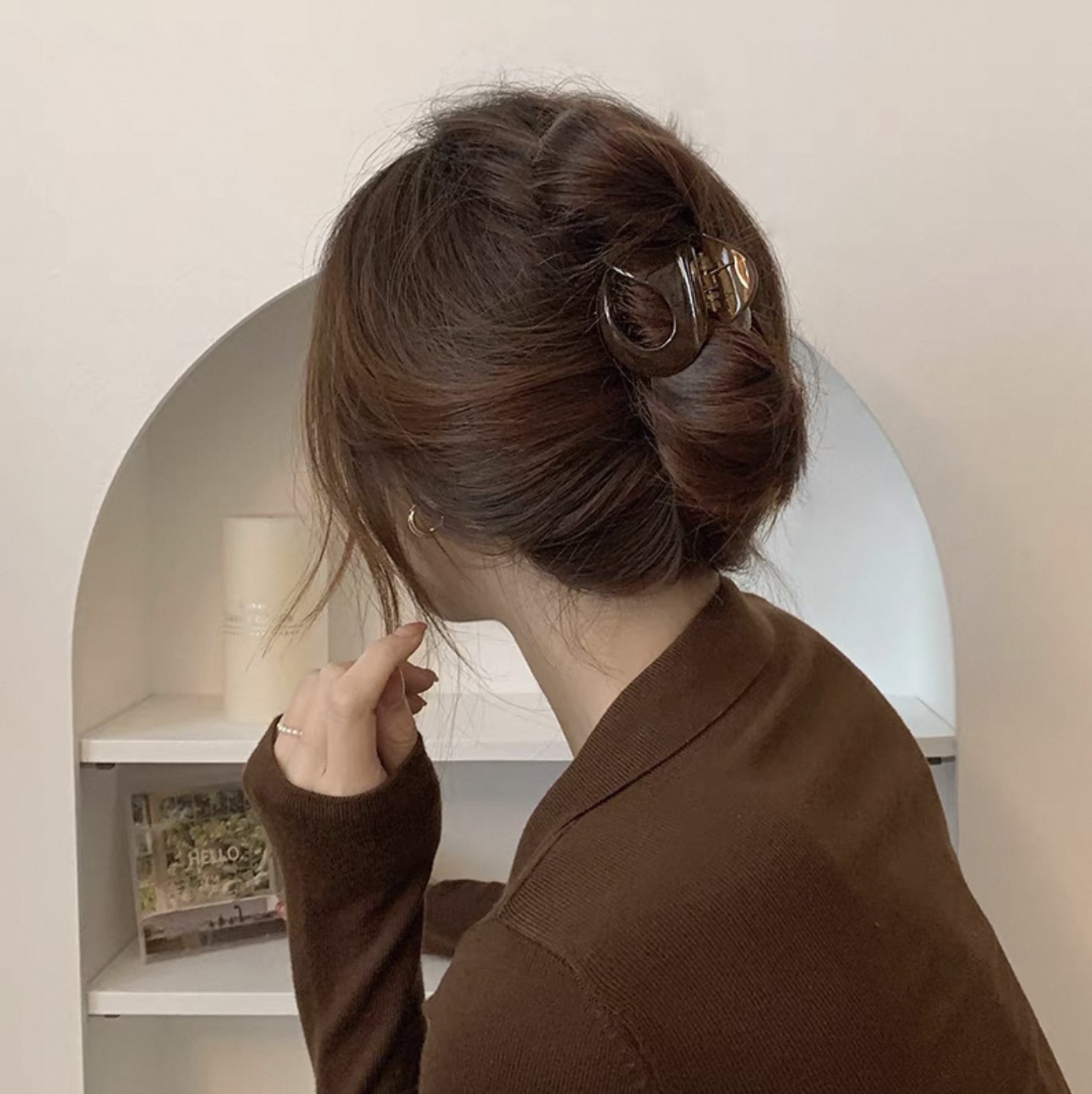 Korean high ponytail magic tool, fixed Maillard grappling clip hair accessory, small autumn and winter updo hair clip headwear, invisible woman details Picture