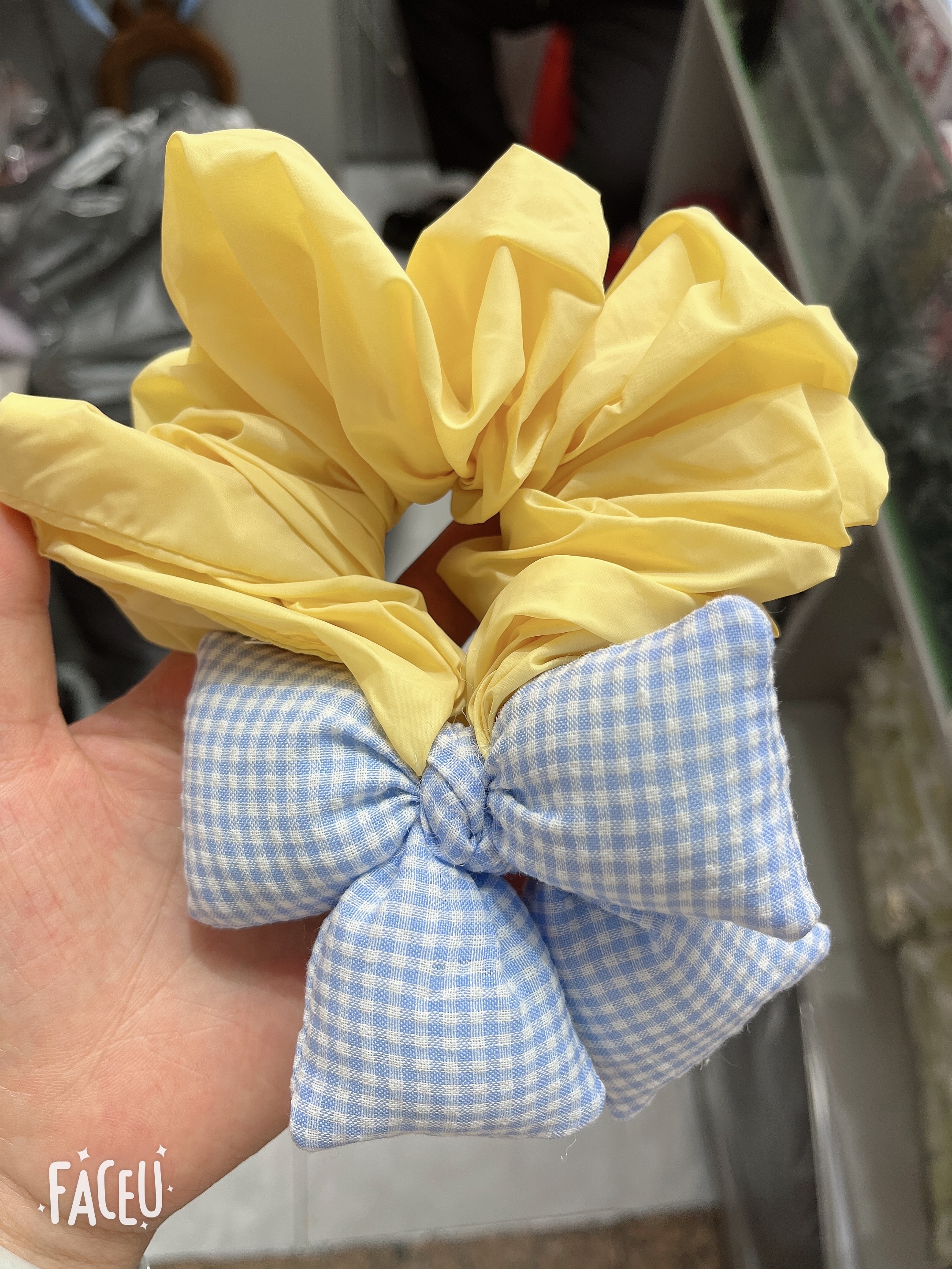 Korean-style fashionable, simple and trendy checked bow tie large intestine hair band, available in multiple colors details Picture