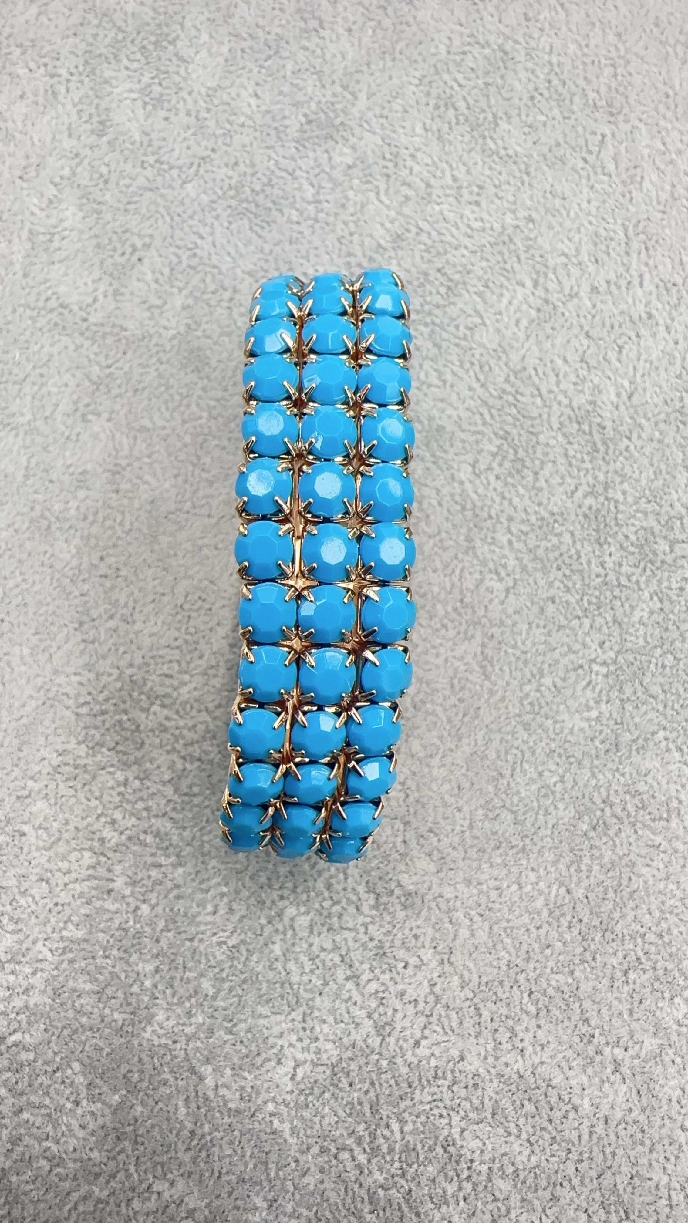 Trendy manufacturer direct sales multi-layer fresh and delicate bracelet for women, exaggerated 3-row elastic multi-strand acrylic color bracelet detail image 5