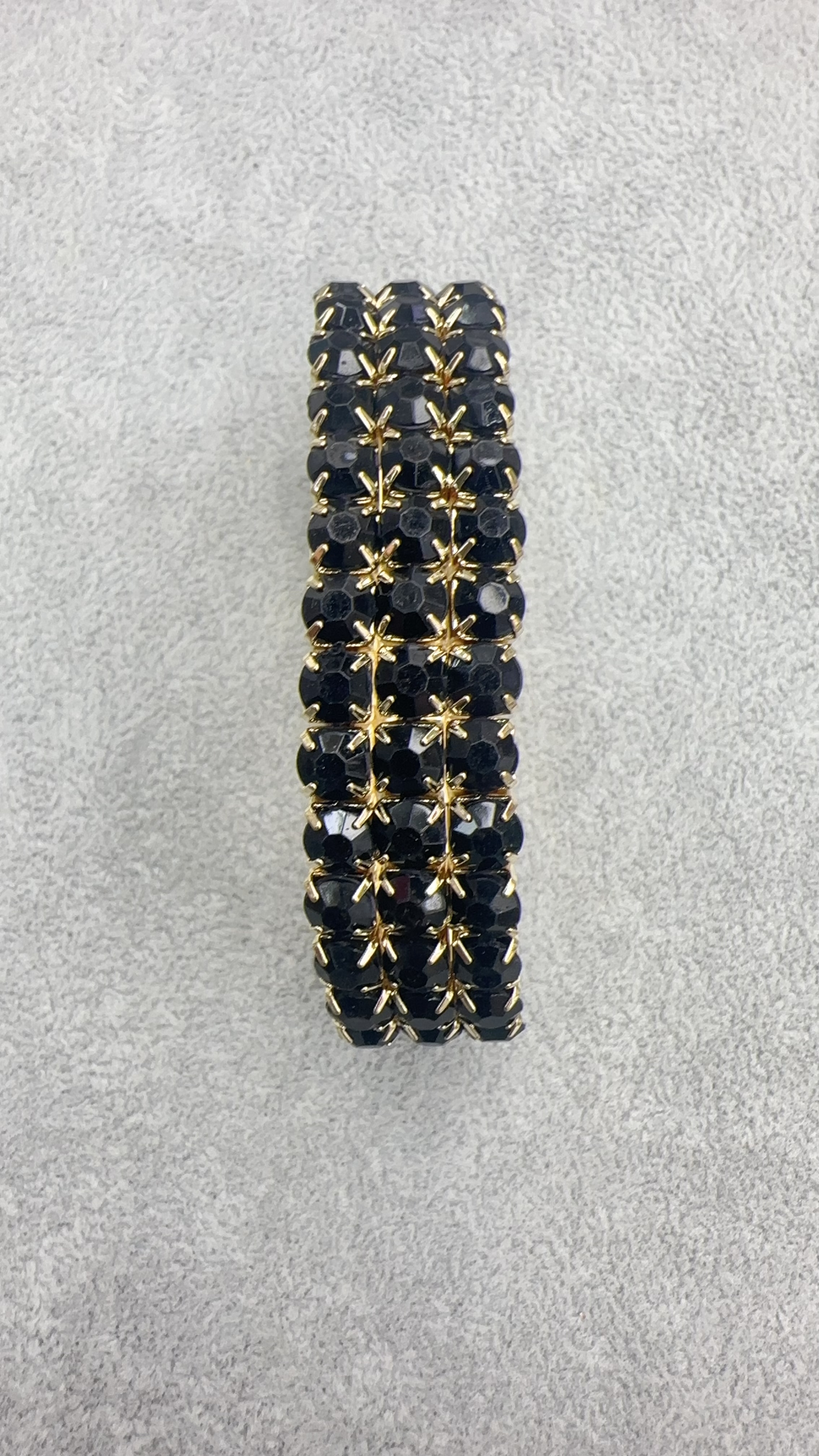 Trendy manufacturer direct sales multi-layer fresh and delicate bracelet for women, exaggerated 3-row elastic multi-strand acrylic color bracelet detail image 16