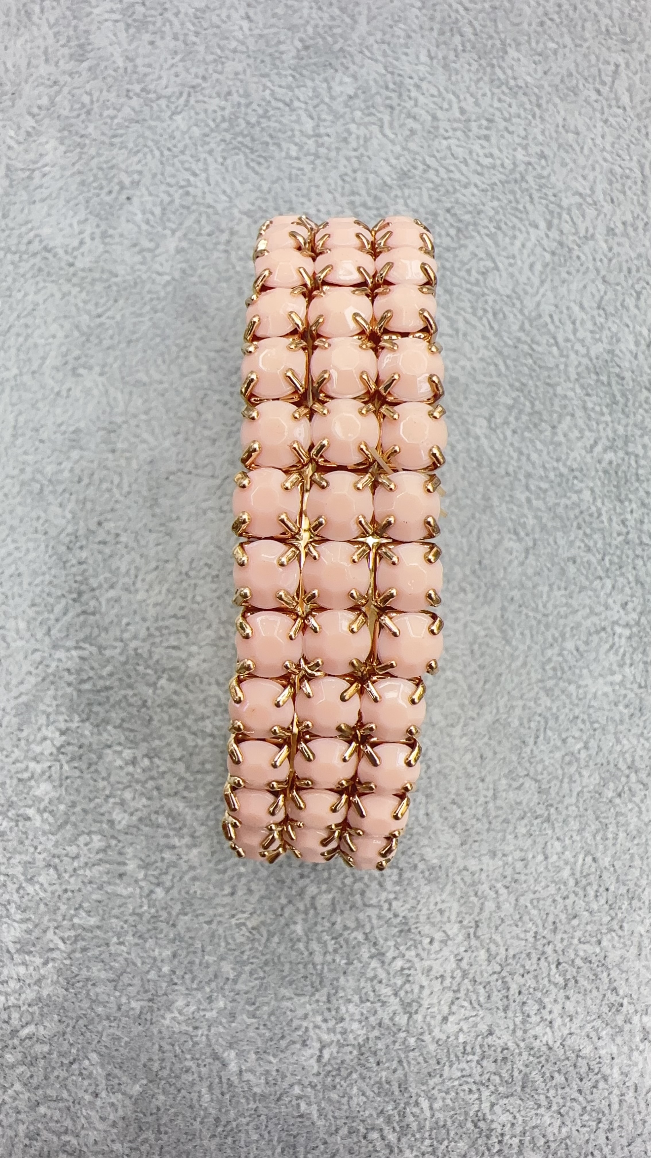 Trendy manufacturer direct sales multi-layer fresh and delicate bracelet for women, exaggerated 3-row elastic multi-strand acrylic color bracelet detail image 17