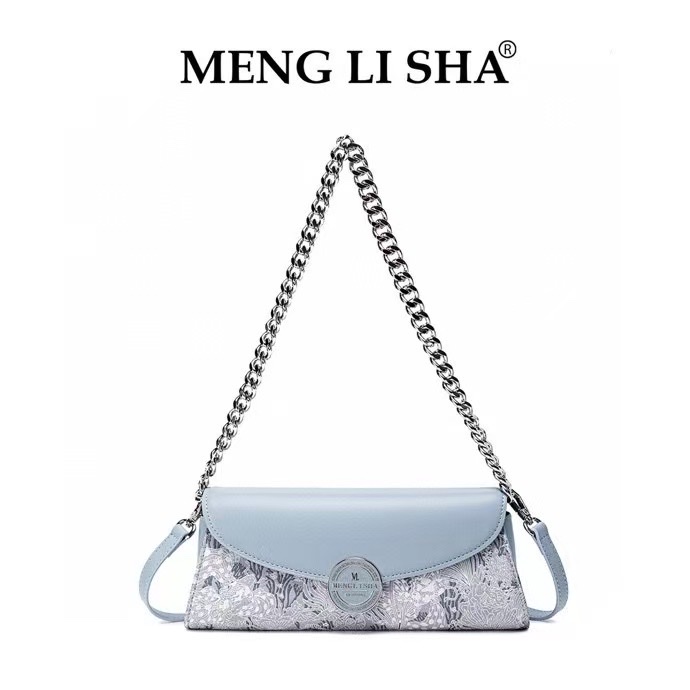 国风提花布刺绣配皮。
个性潮流手提斜跨百搭时尚女包