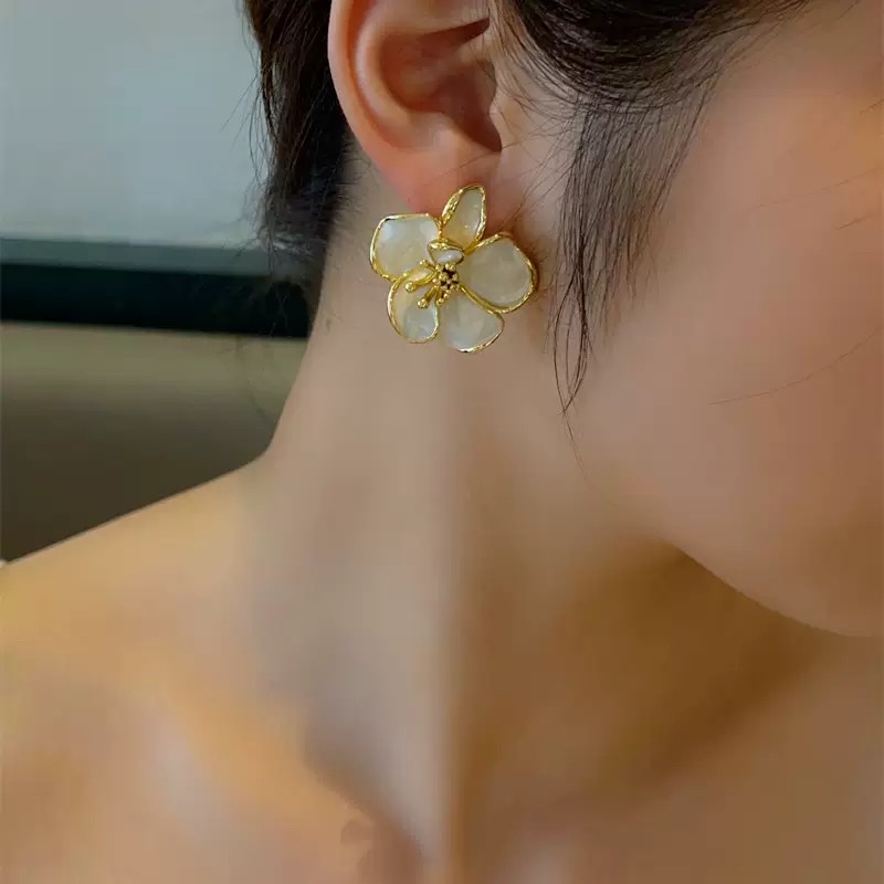 s925 Silver Needle, light luxury and elegant, pearlescent enamel glaze flower stud earrings, feminine and grand, camellia oil stud earrings details Picture