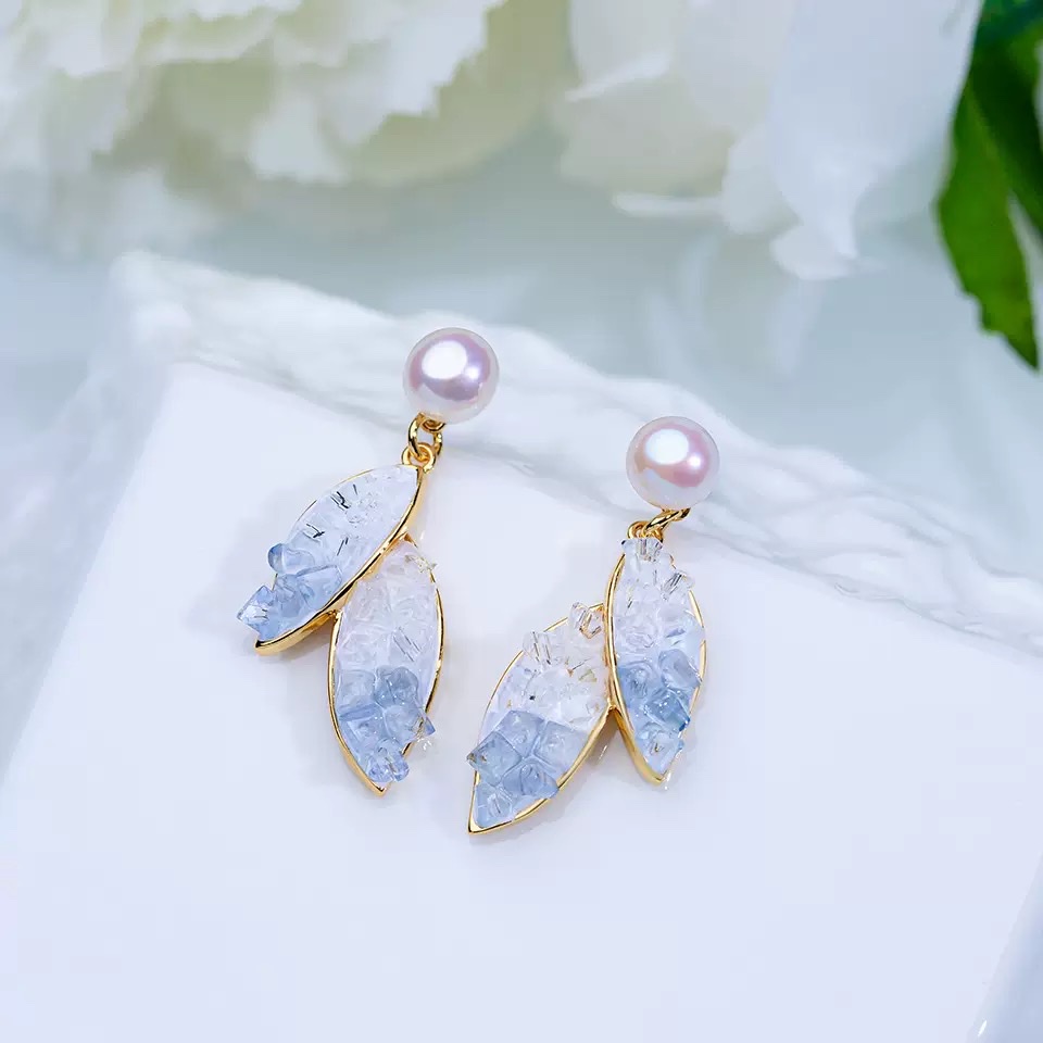 The Weishiliya Ice Crystal Natural freshwater Pearl Earrings S925 silver needle gradient color earrings for women exude a sense of high-end sophistication detail image 15