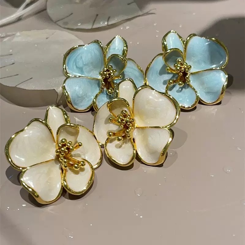 s925 Silver Needle, light luxury and elegant, pearlescent enamel glaze flower stud earrings, feminine and grand, camellia oil stud earrings
