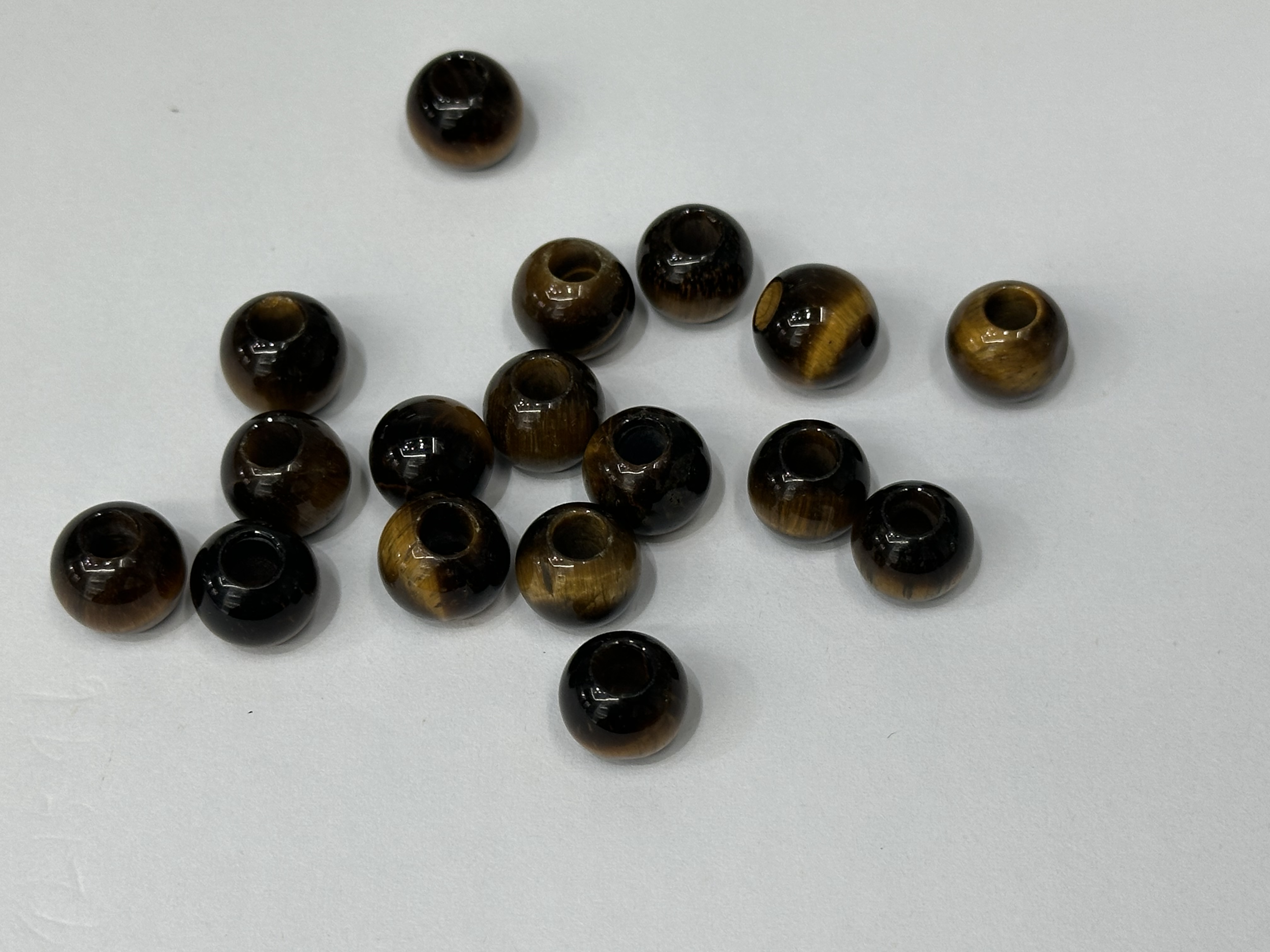 New natural stone diy jewelry accessories: 9x10 large-hole tiger's eye stone semi-finished jewelry accessories, bracelet and necklace jewelry accessories, diy jewelry accessories Application Scenario