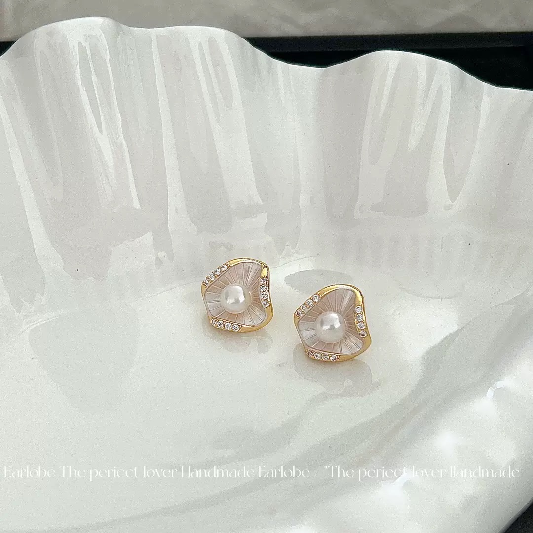 Yabidai Classic Beauty New Chinese style freshwater Pearl Zircon stud earrings, fairy-like high-end feel, 2025 new light luxury and versatile earrings detail image 5