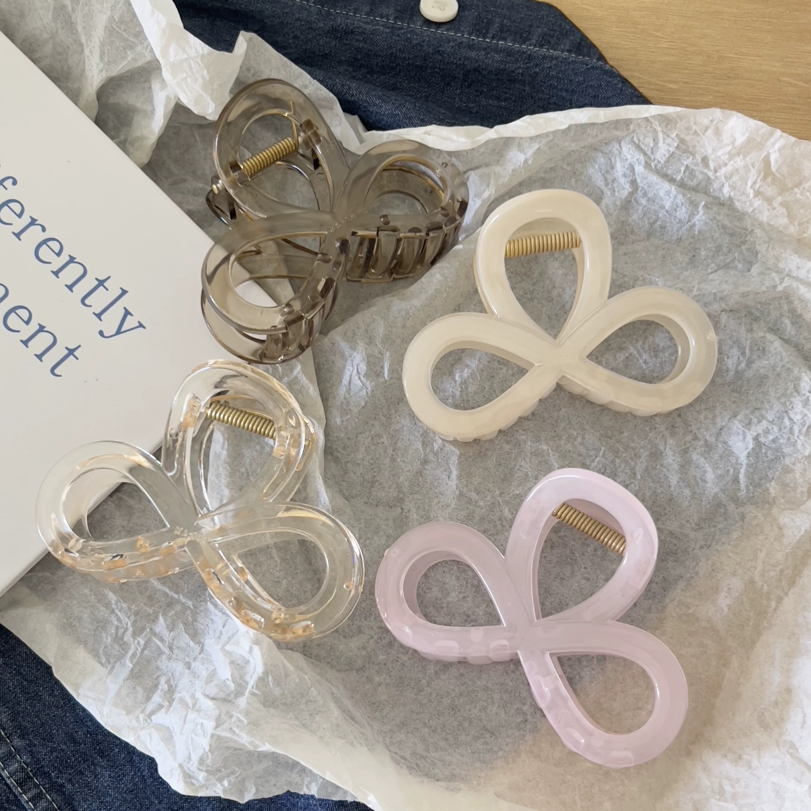 冰透抓夹女夏天2025新款高级感发夹后脑勺高端发量少蝴蝶结鲨鱼夹产品图