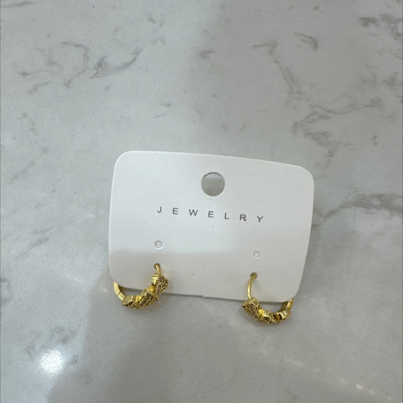 珍珠耳环烧焊工艺 高级感耳饰 优雅女士饰品 精致耳环装饰 提升气质