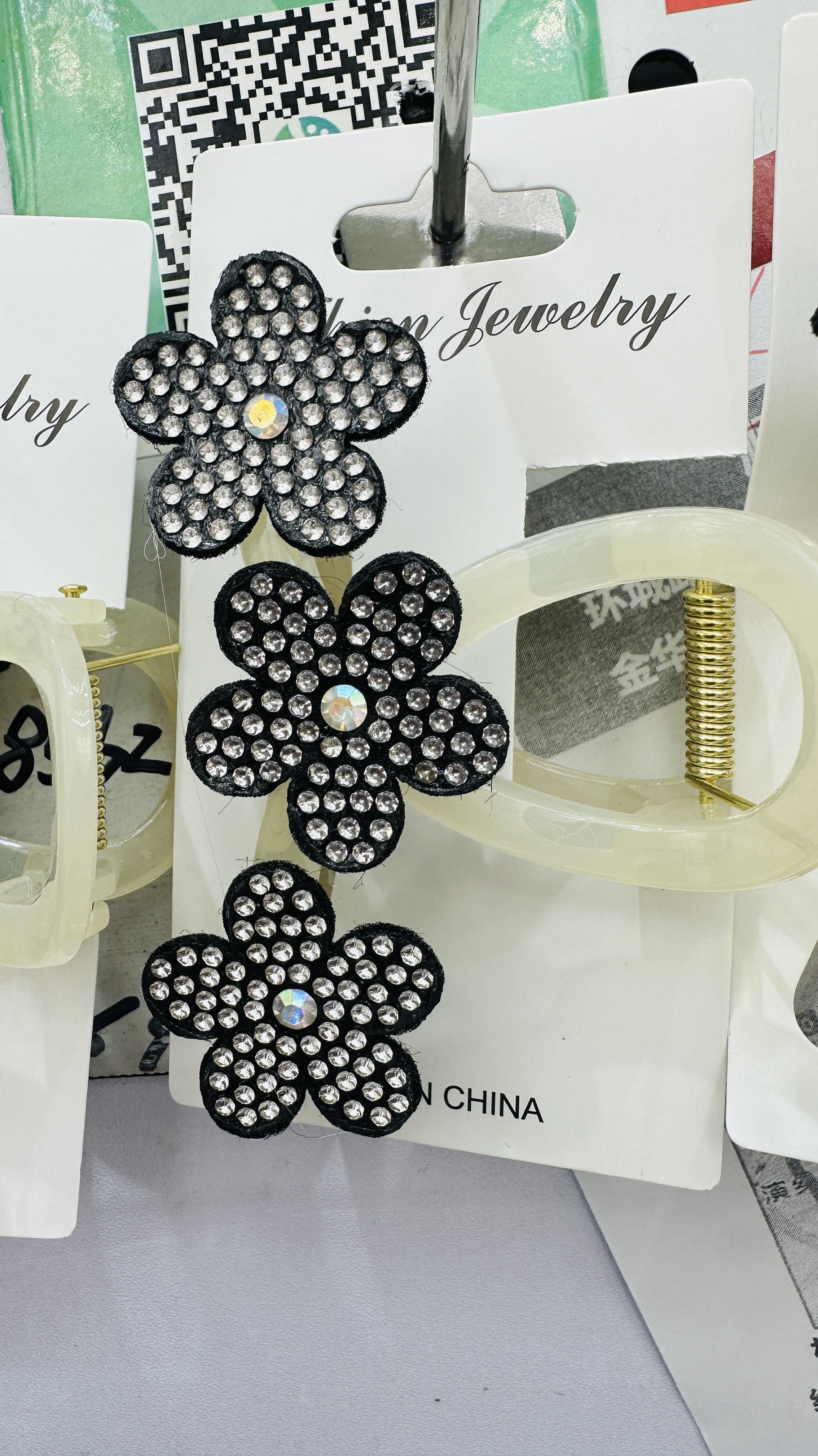 亚克力饰品儿童发饰 发夹头饰 精美可爱 环保材质 不伤发质 安全耐用发夹详情图2