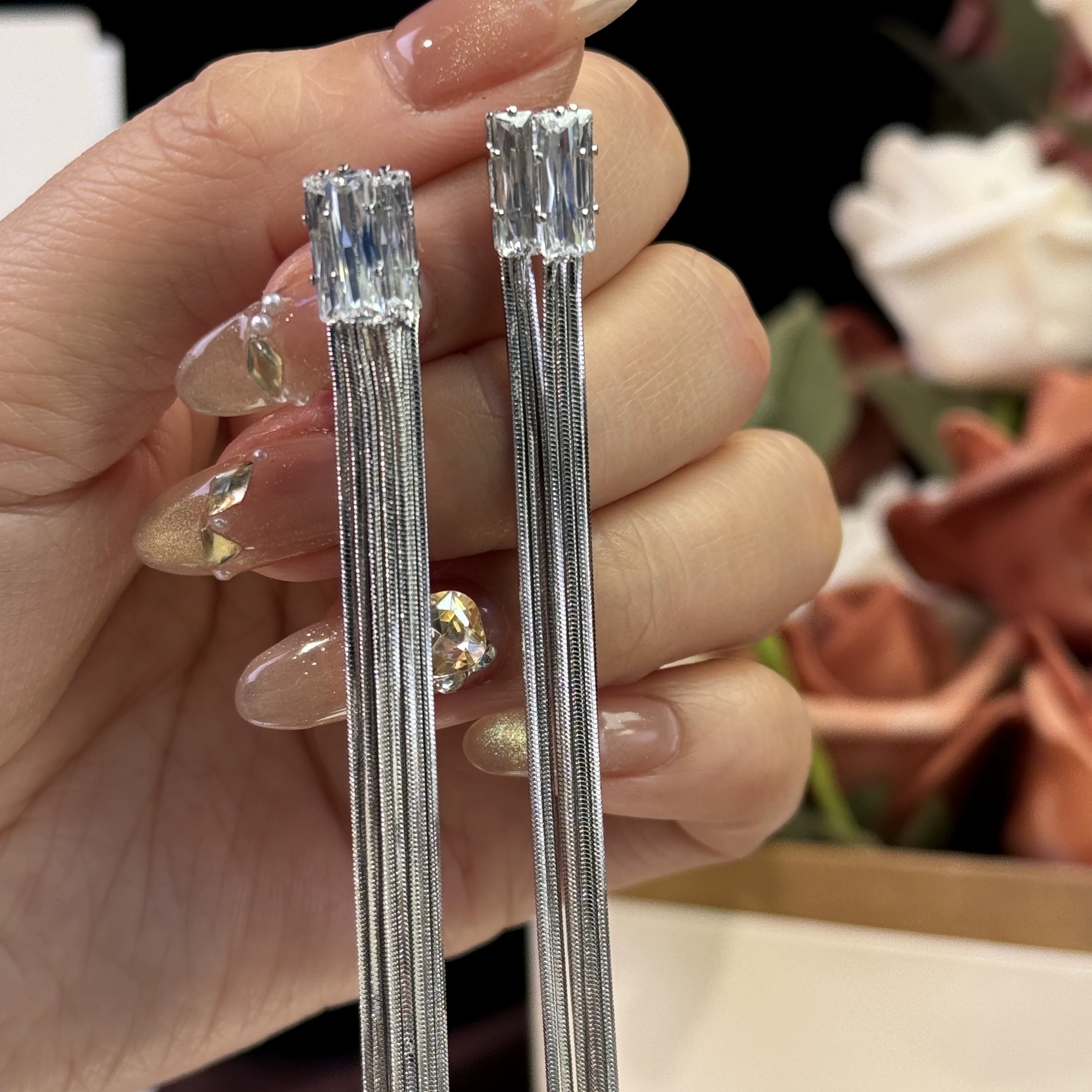 珍珠耳环烧焊工艺 精致饰品 女士时尚耳饰 独特设计耳环礼物细节图