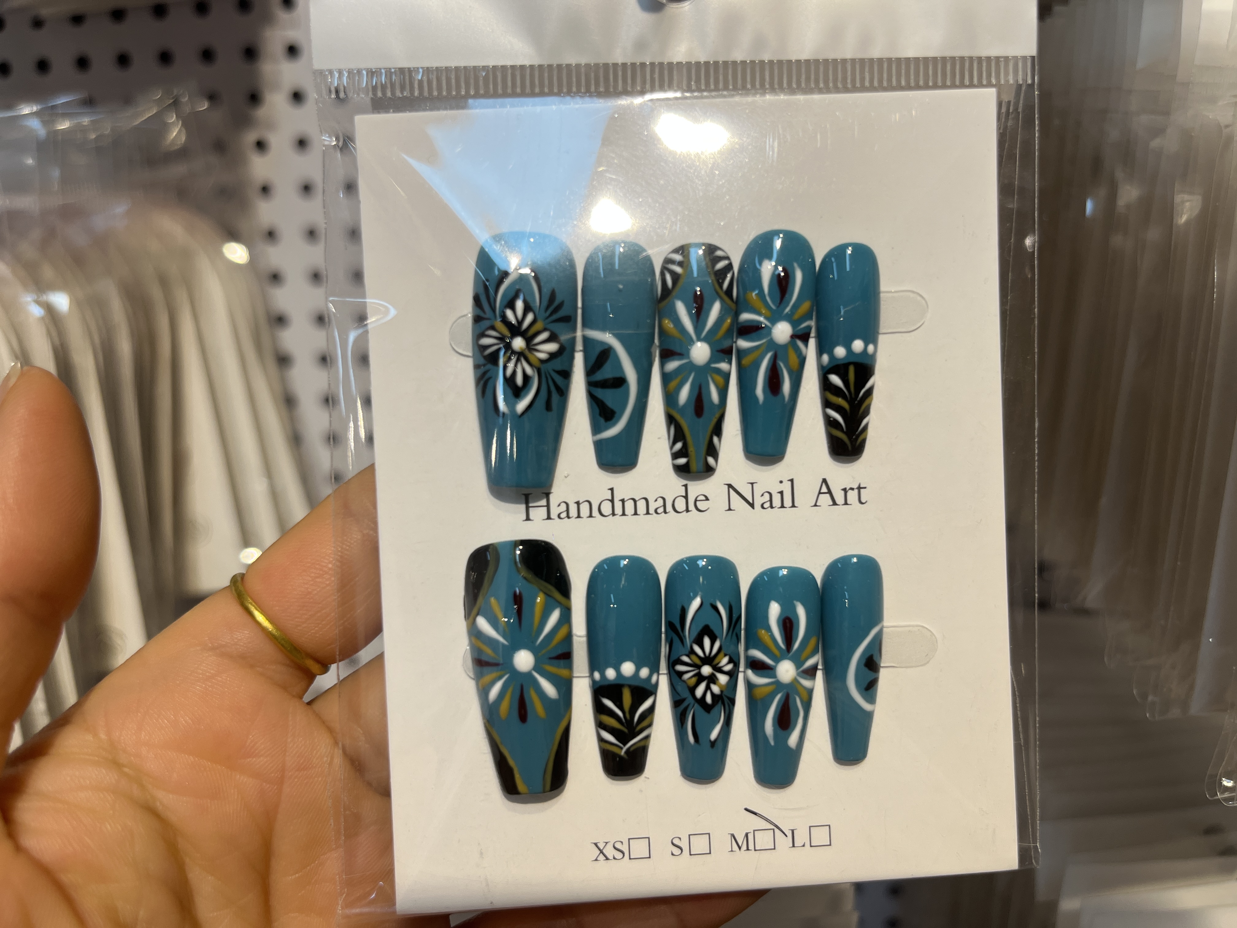 Pure handcrafted nail art, hand-painted nail art, ethnic style nail art, Chinese style nail art, wearable nail, finished wearable nail
