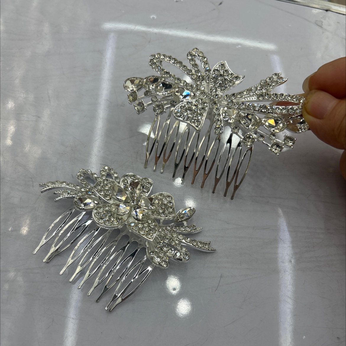 新娘合金发卡梳 发梳饰品，边梳整理发卡 精美耐用不伤发质细节图