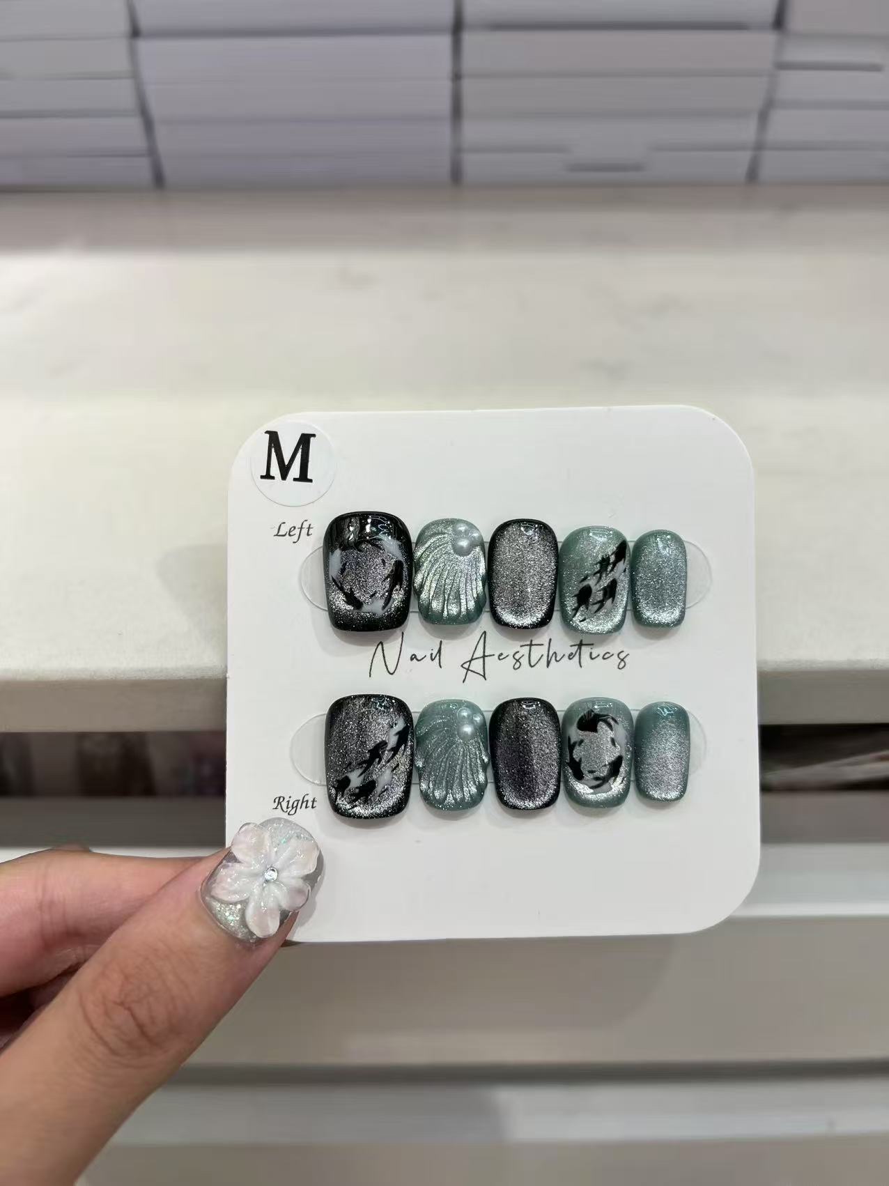 Fashionable wearable nail art, wearable nail pieces, personalized design, handcrafted, modern women's nail art