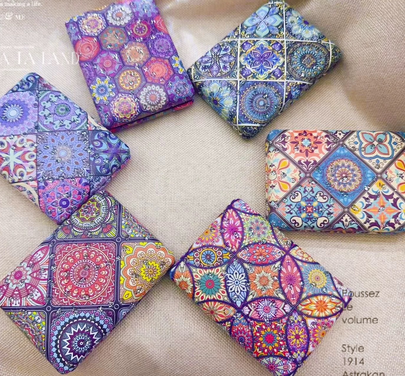Mini mirror with Xinjiang ethnic style, women's portable makeup mirror, small, cute, portable, foldable, handheld, double-sided Xinjiang pattern museum, ethnic style, almond wood pattern mirror, portable makeup mirror, cute, portable, foldable, Xinjiang ethnic detail image 12