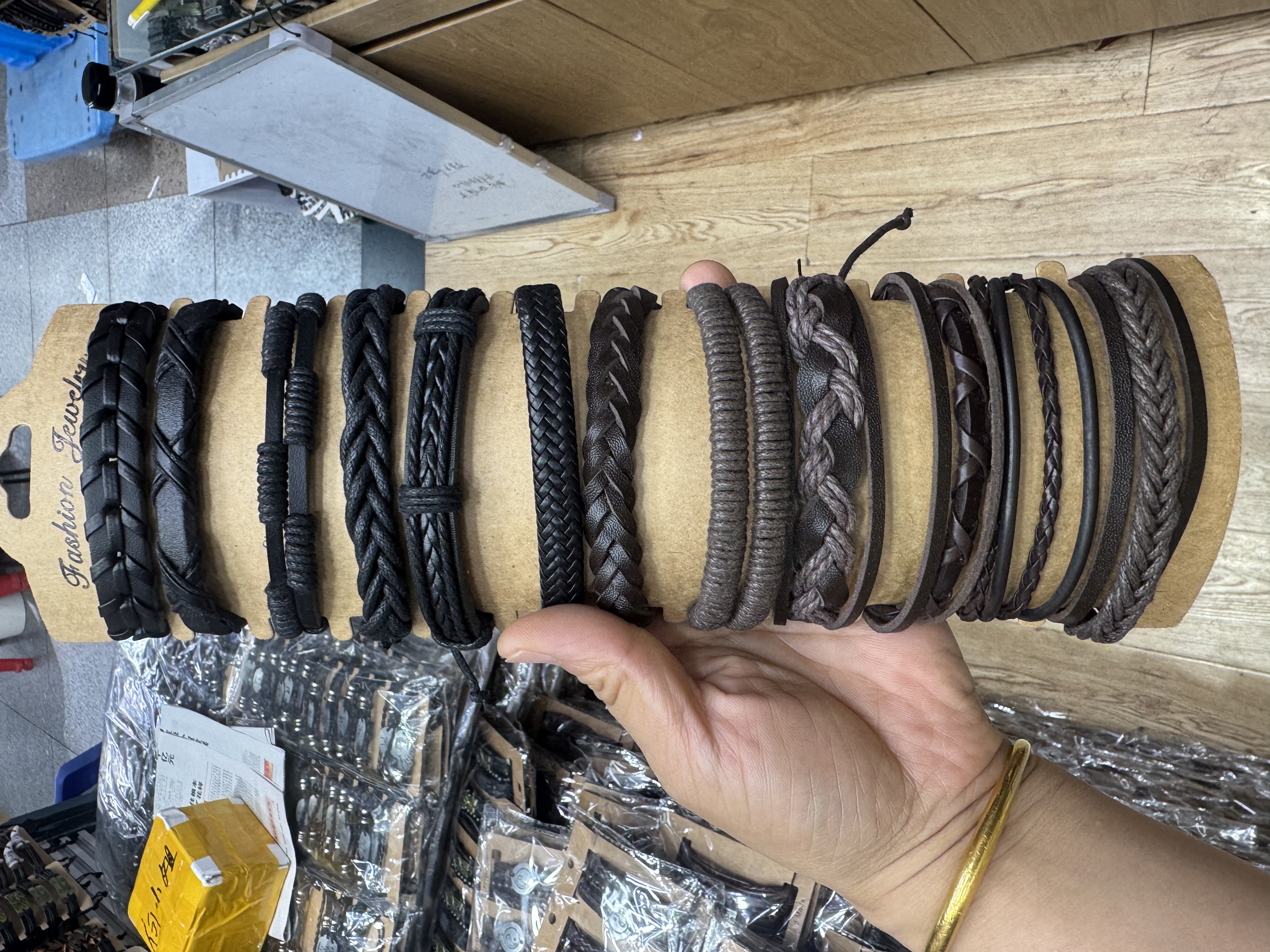 五彩绳编织水晶手链 时尚首饰 优雅手腕装饰 精致手工制作详情图2