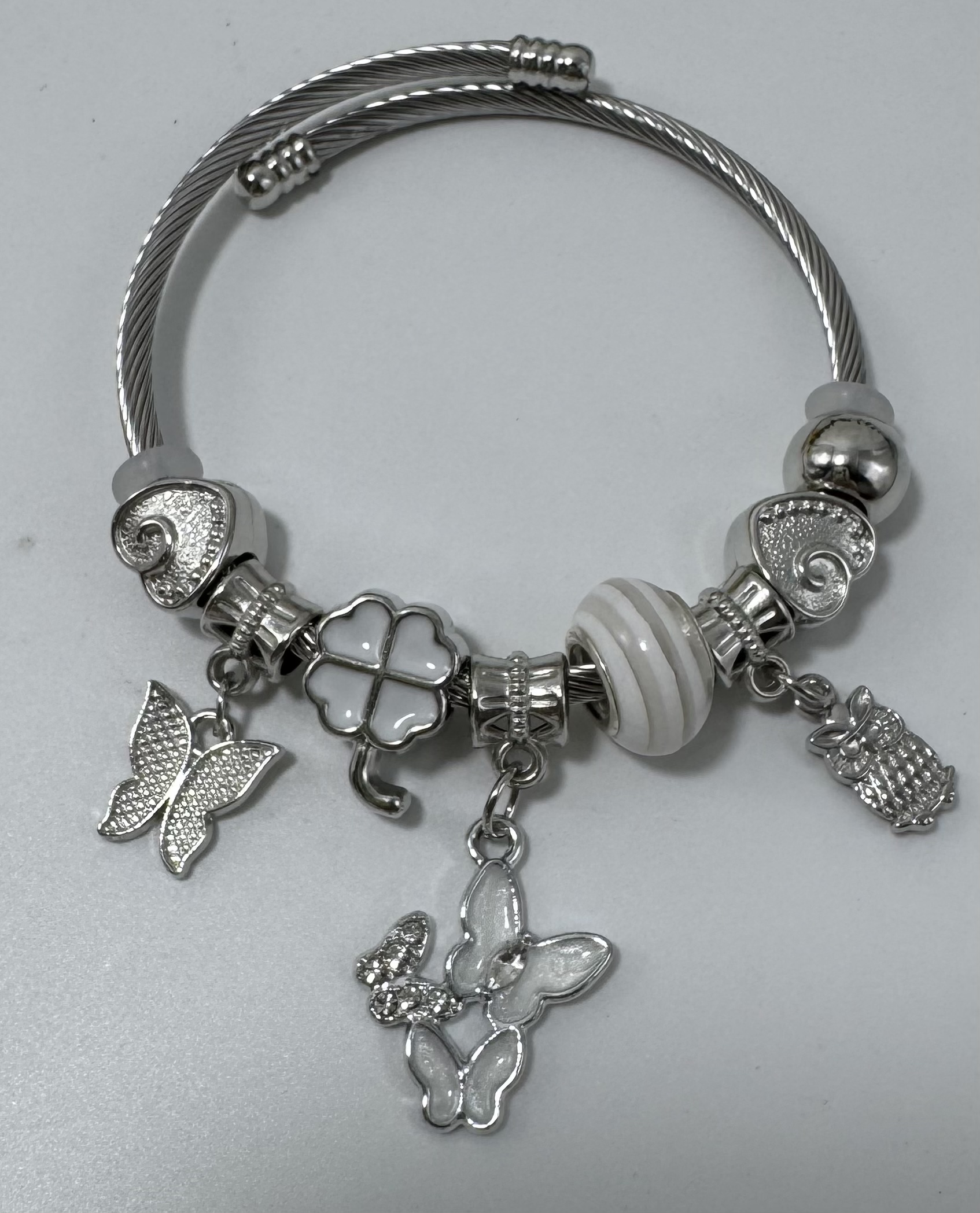 精致首饰 个性时尚饰品 适合各种场合佩戴 不锈钢手镯 潘多拉风手镯 首饰