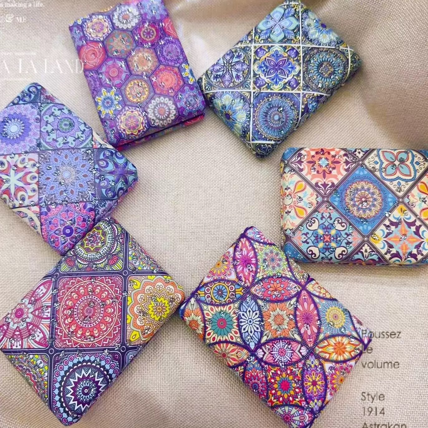Mini mirror with Xinjiang ethnic style, women's portable makeup mirror, small, cute, portable, foldable, handheld, double-sided Xinjiang pattern museum, ethnic style, almond wood pattern mirror, portable makeup mirror, cute, portable, foldable, Xinjiang ethnic detail image 8