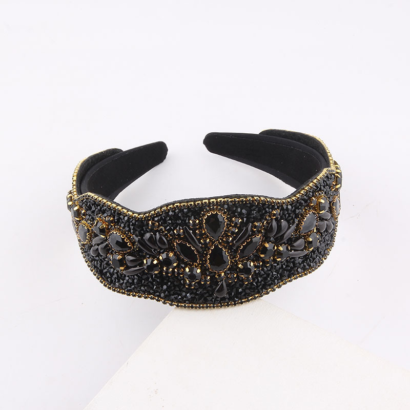 Korean-style women's spliced hairpins and headbands are fashionable accessories that are simple, elegant and long-lasting Application Scenario