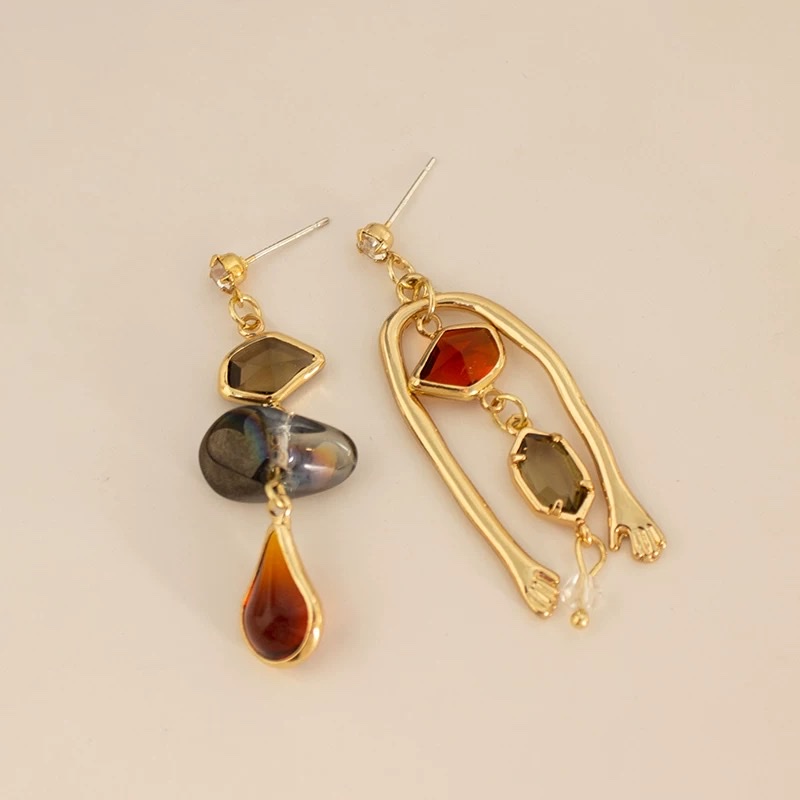 Artistic asymmetrical geometric earrings, niche design sense earrings, retro style, no ear holes, mosquito-repellent incense plate ear clips detail image 4