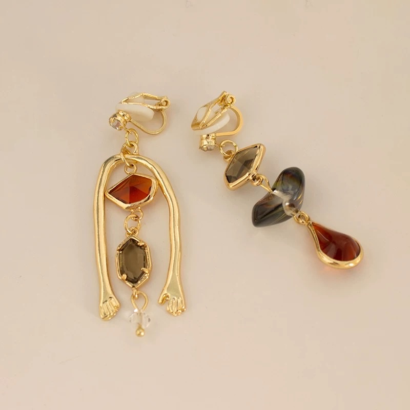 Artistic asymmetrical geometric earrings, niche design sense earrings, retro style, no ear holes, mosquito-repellent incense plate ear clips detail image 6