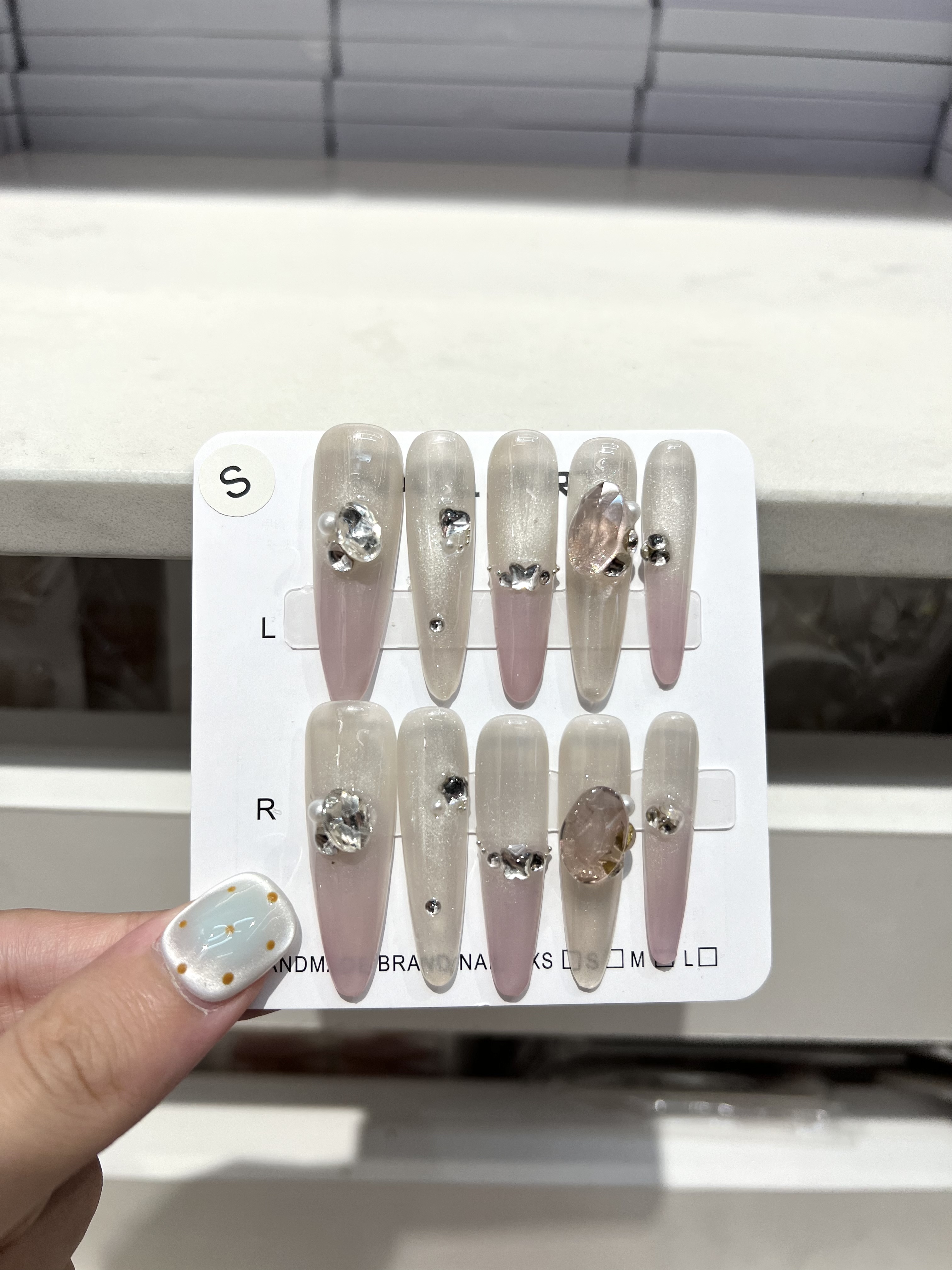 Fashionable wearable nail art, finished nail art, wearable nail piece set, personalized manufacturing