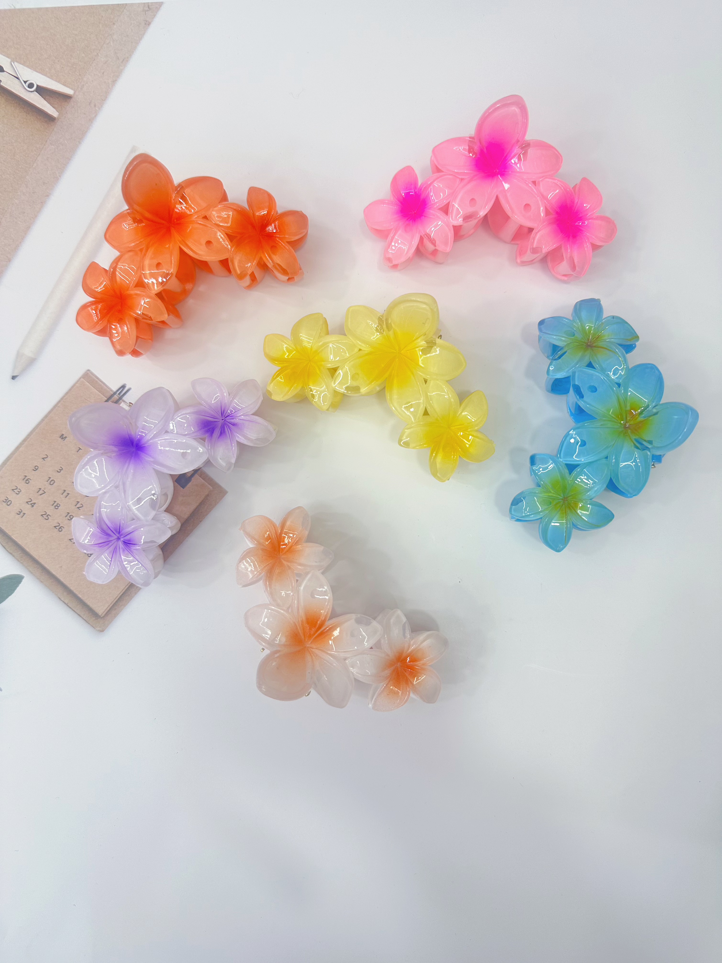 抓夹跨境大号糖果色花朵发夹三朵鸡蛋花渐变色抓夹后脑勺盘发鲨鱼夹发饰头饰