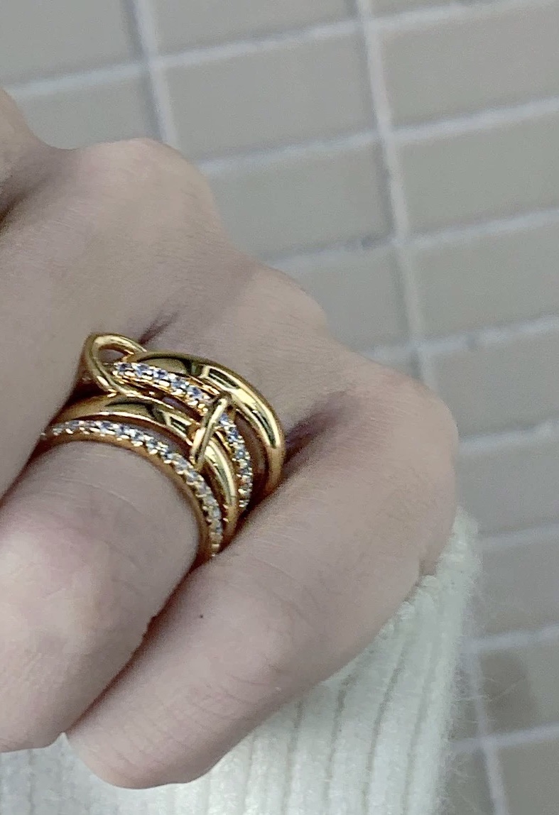 New top-color jewelry, a trendy self-made micro-set zirconium diamond ring, chic and cold style, a unique European and American ring for dancing