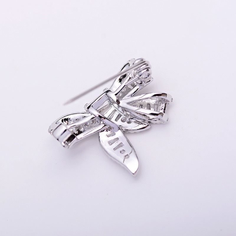"National Trend Series 0112 Omar Accessories: Small and exquisite bow brooch, full of zirconium style, versatile corsage, niche and creative clothing accessories pin. Item Picture