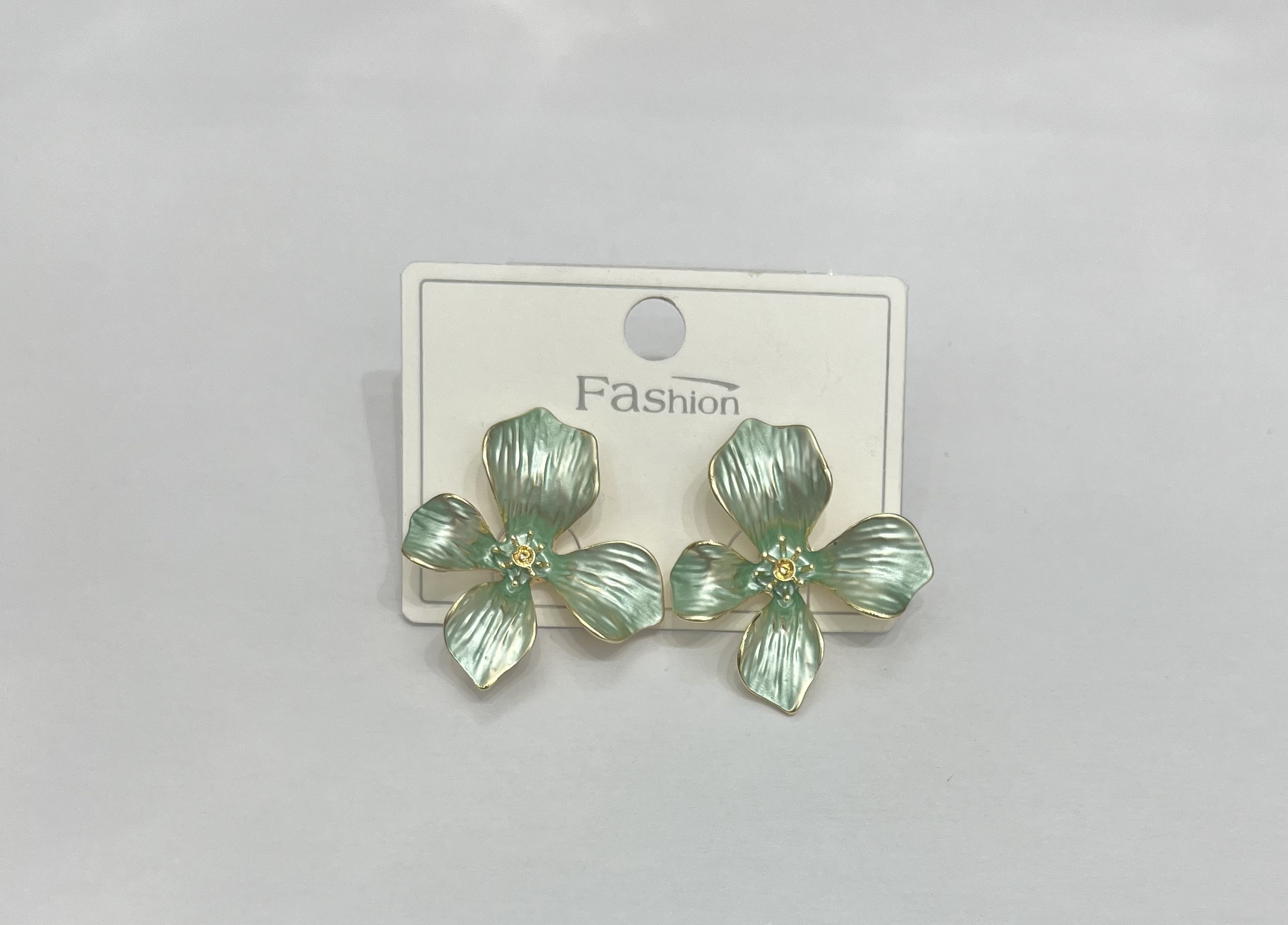 高级感耳饰 精致女士饰品 优雅耳环时尚配饰饰品耳环耳饰耳饰珍珠耳环细节图