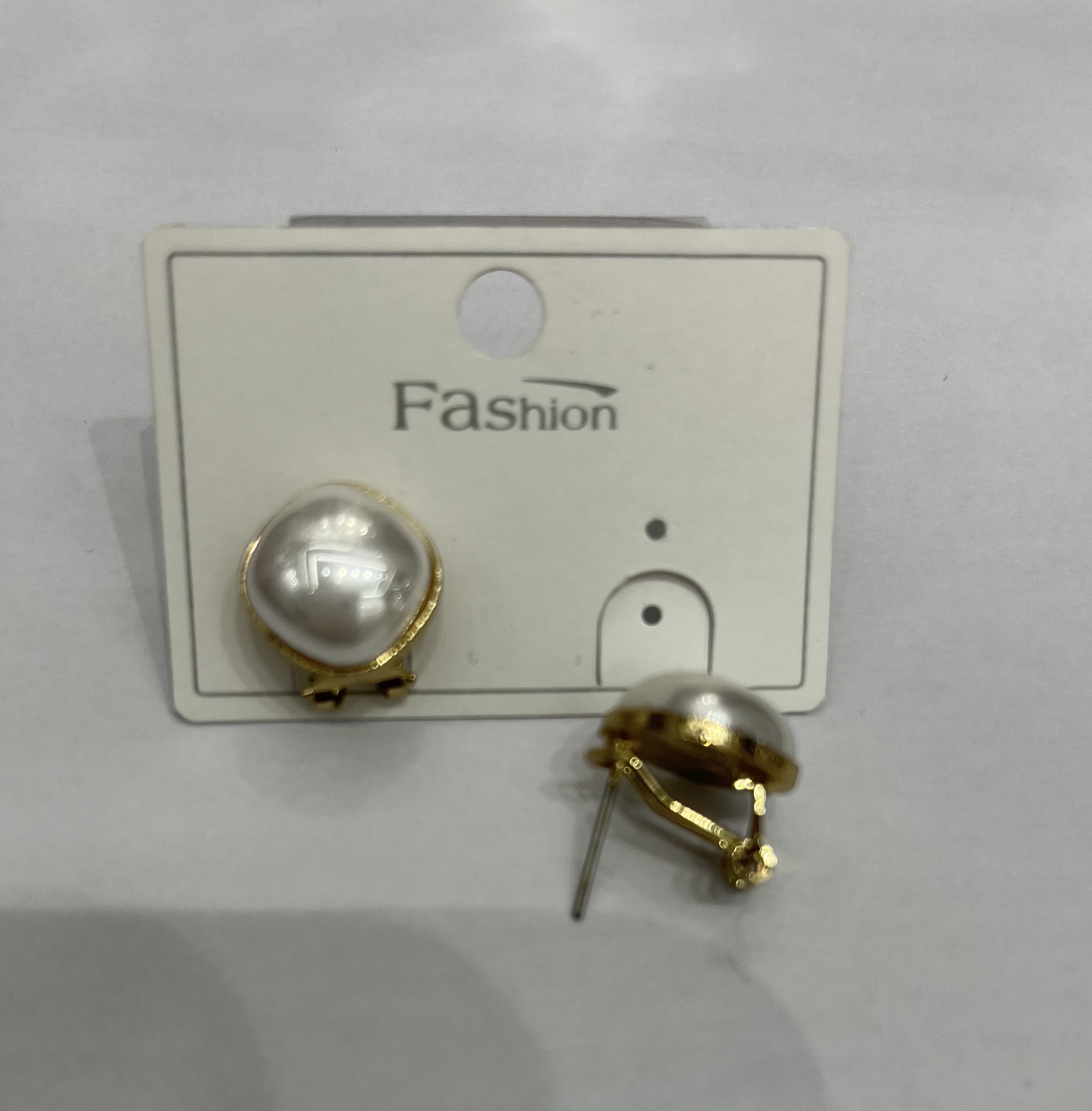 珍珠耳环烧焊工艺 高级感饰品 耳饰女士优雅配饰 精致耳环新款潮流时尚首饰饰品耳环珍珠耳环耳饰白底实物图